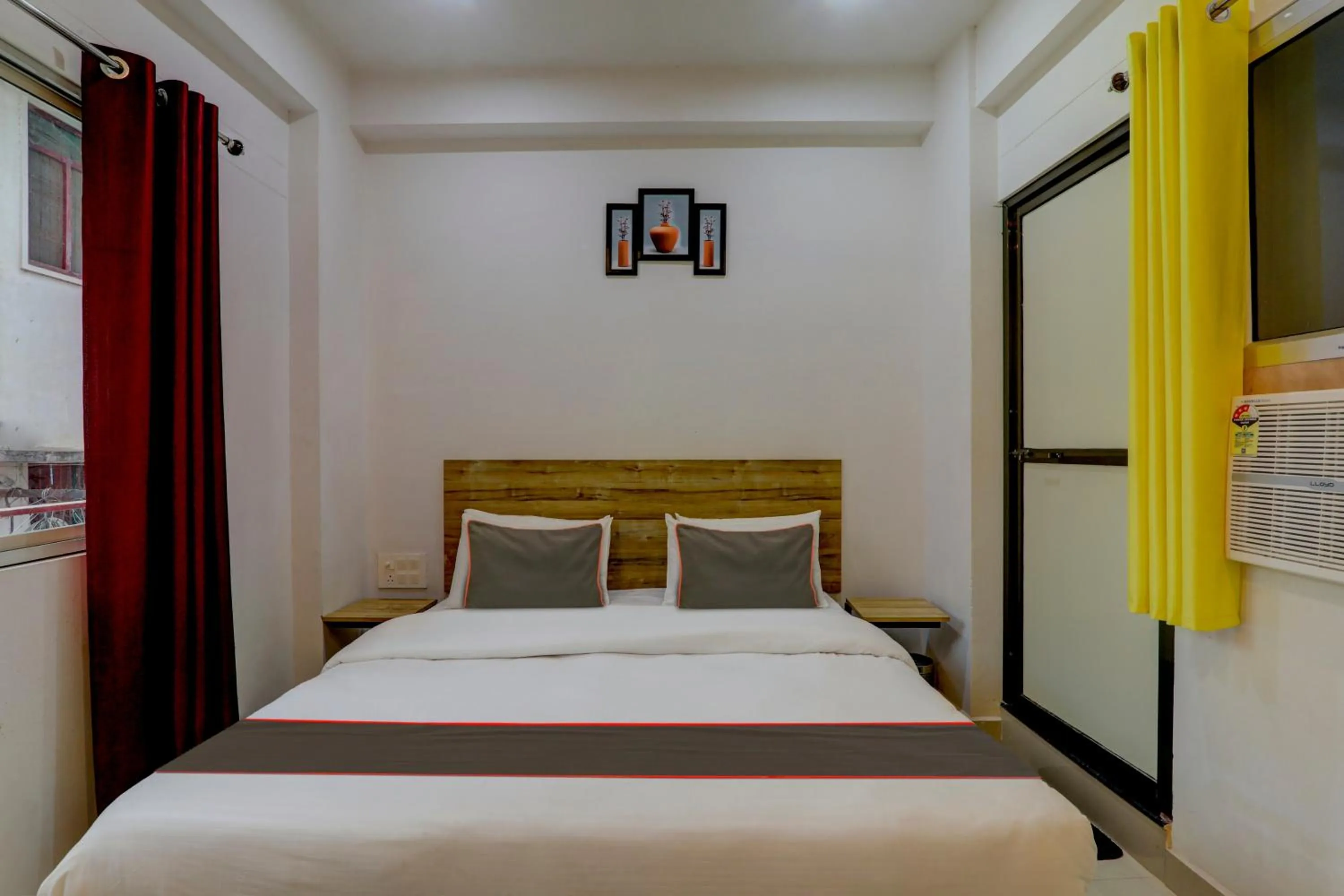 Bedroom, Bed in Super Collection O Paliwal's Paradise