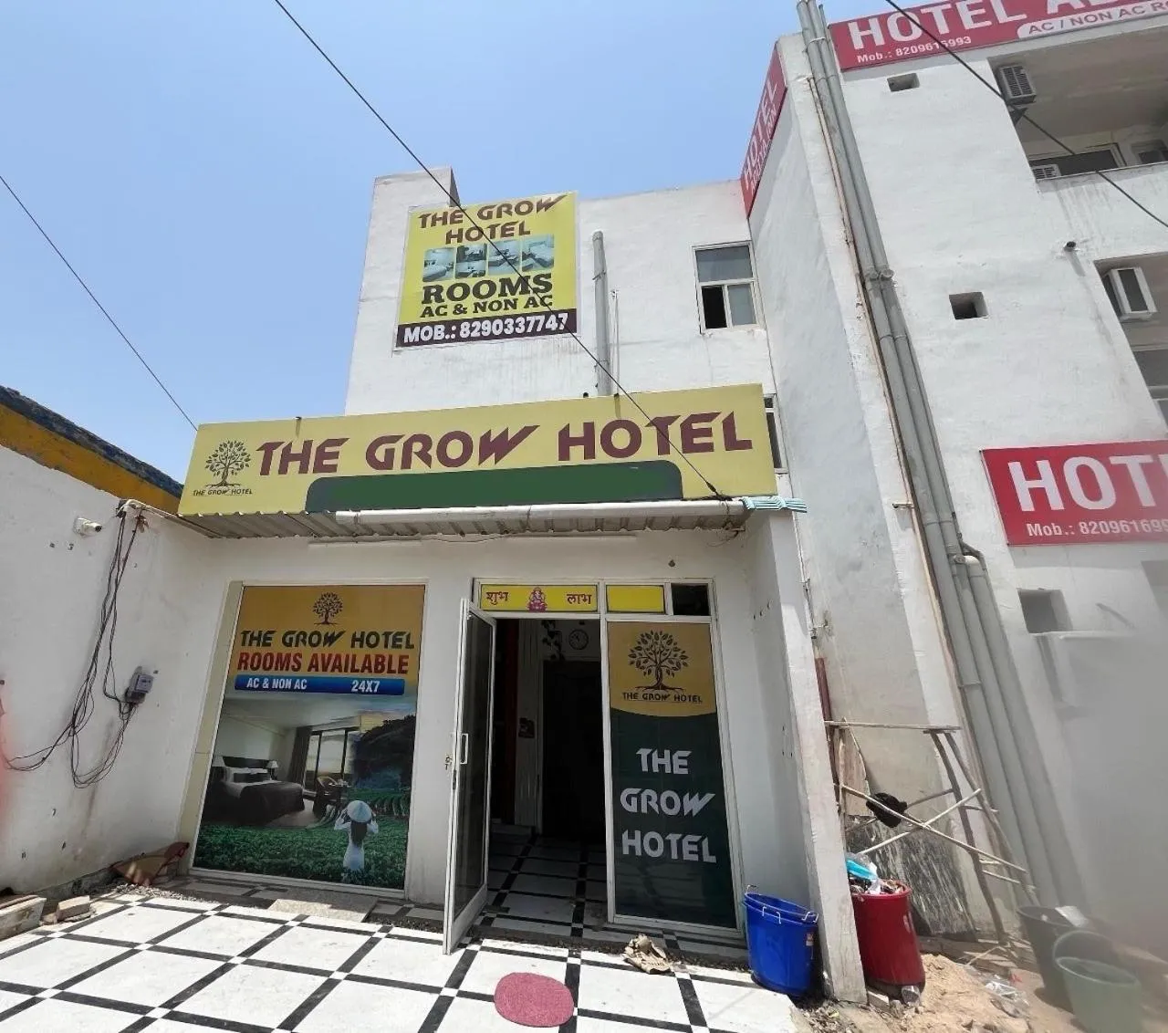 Facade/entrance in Hotel O The Grow Hotel Kanakpura Railway Station