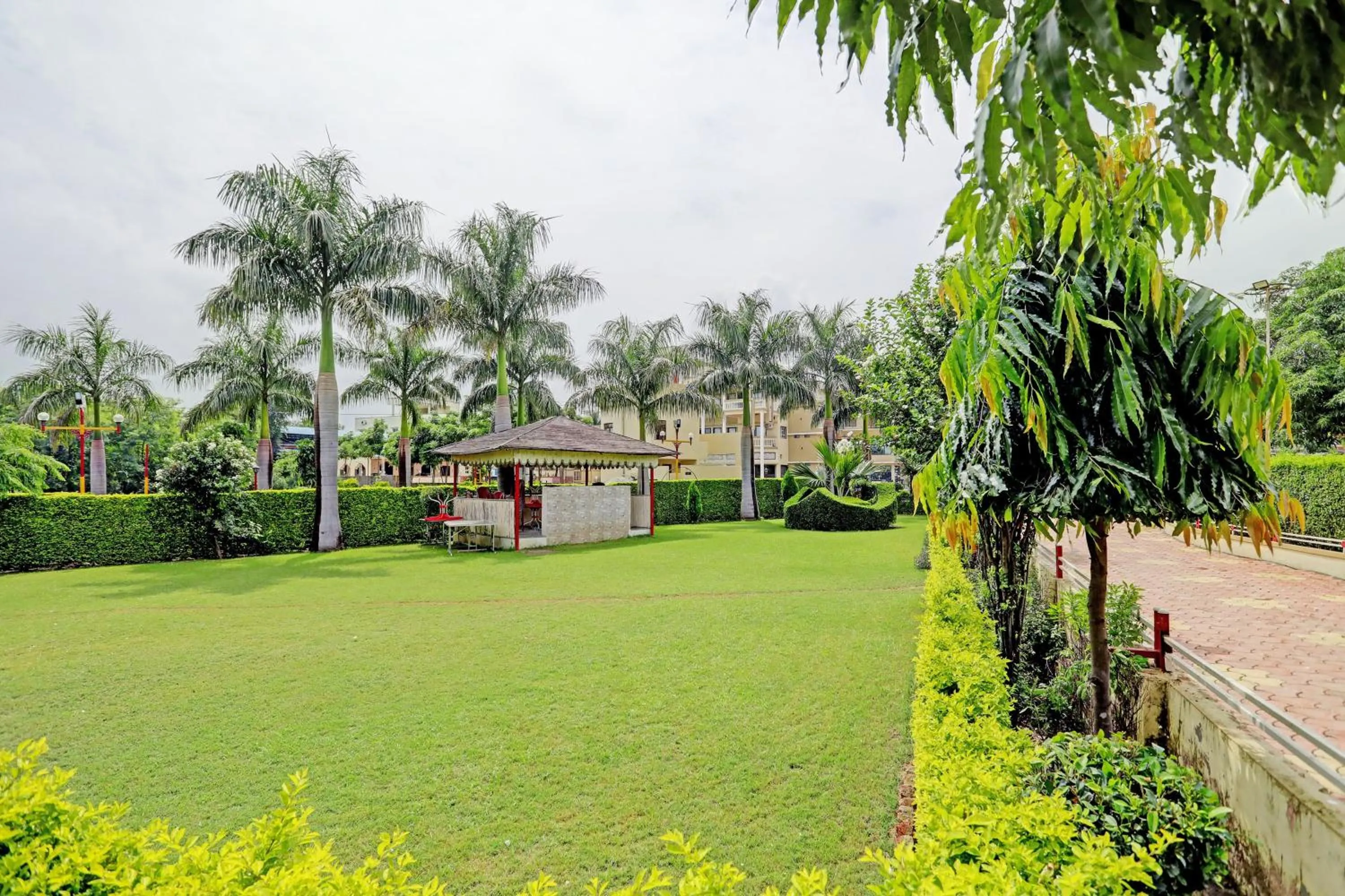 Facade/entrance in Hotel O Kubervatika