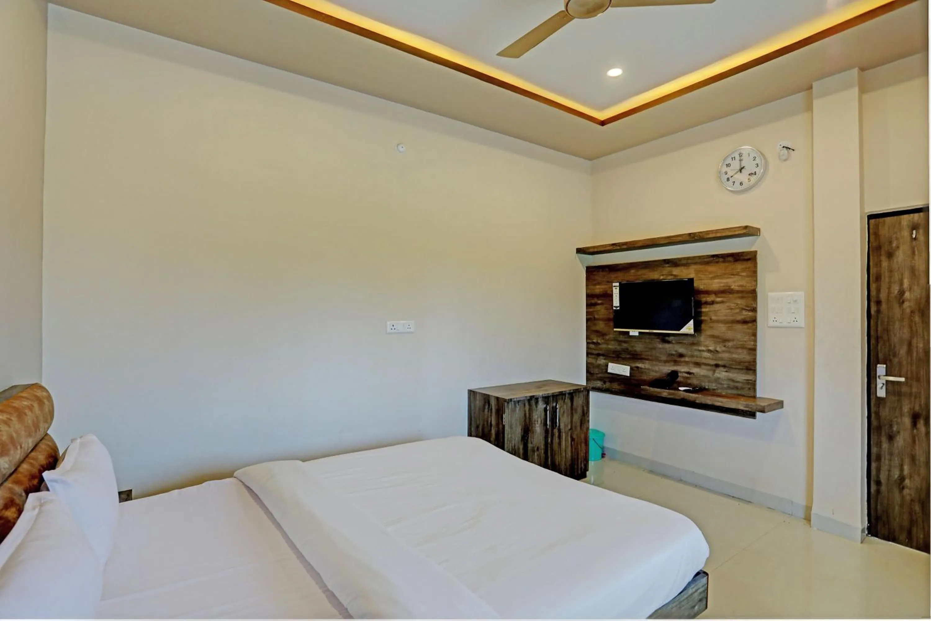 Bedroom in Hotel O Kubervatika