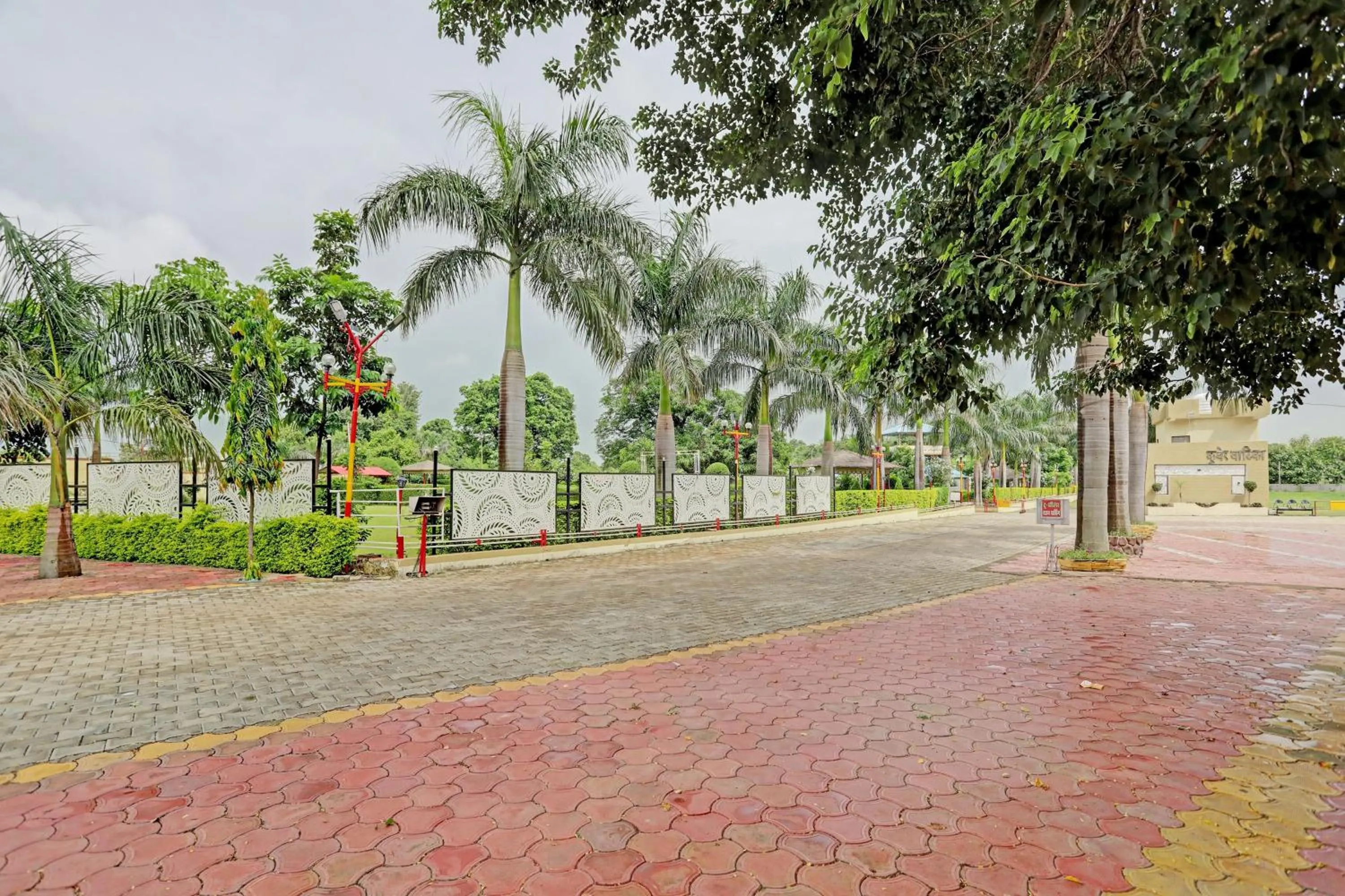 Lobby or reception in Hotel O Kubervatika