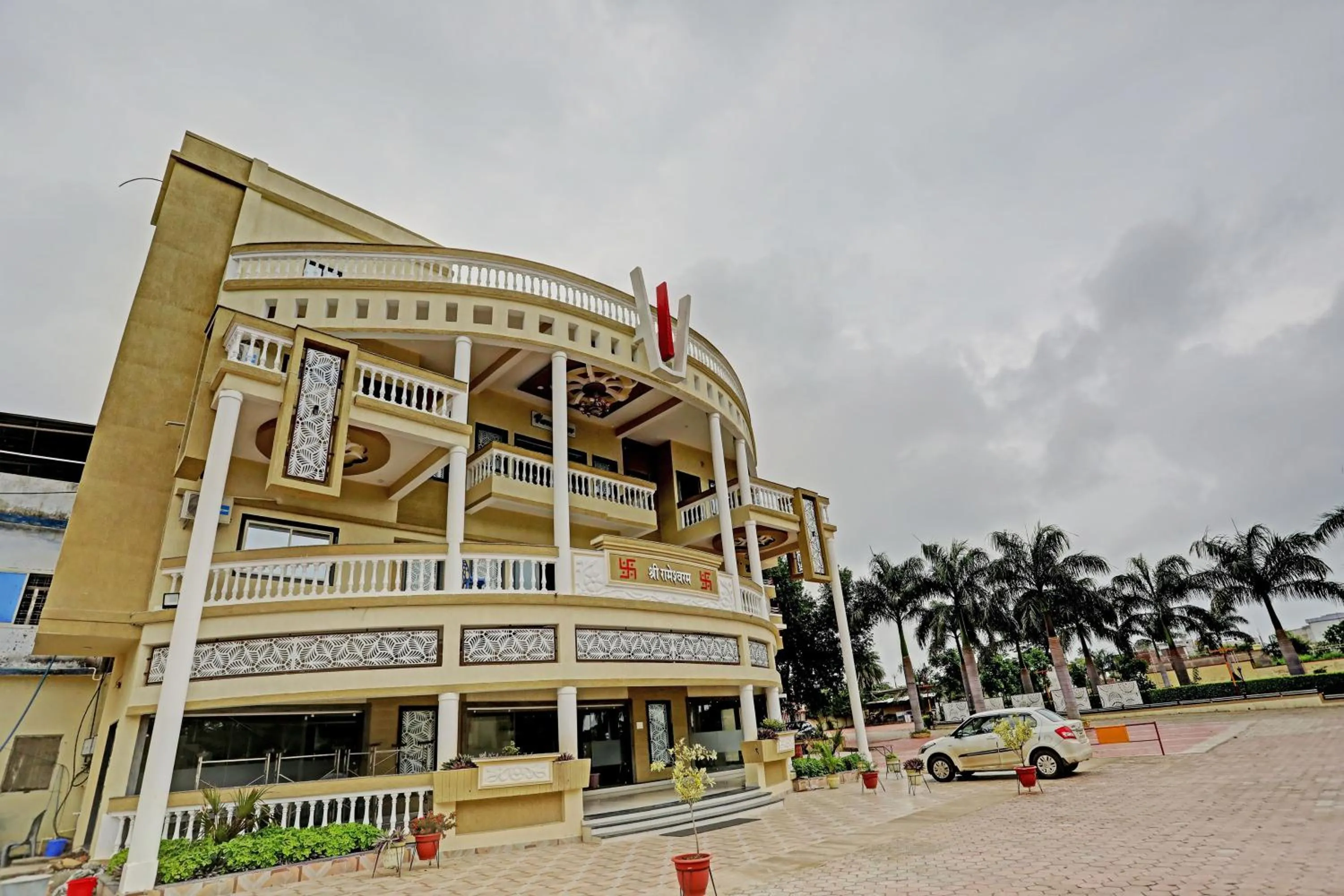 Facade/entrance in Hotel O Kubervatika