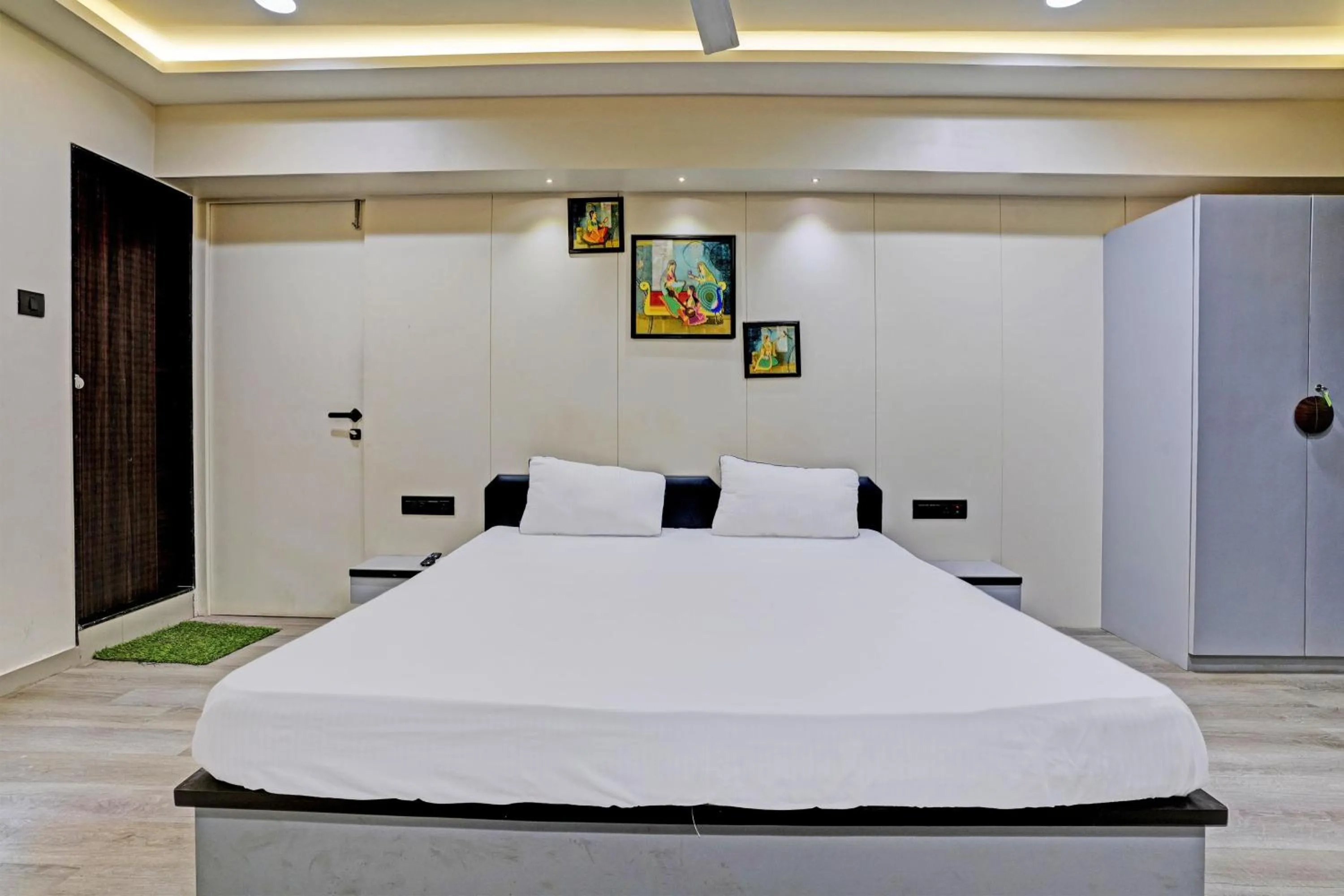 Bedroom in OYO Hotel R-one