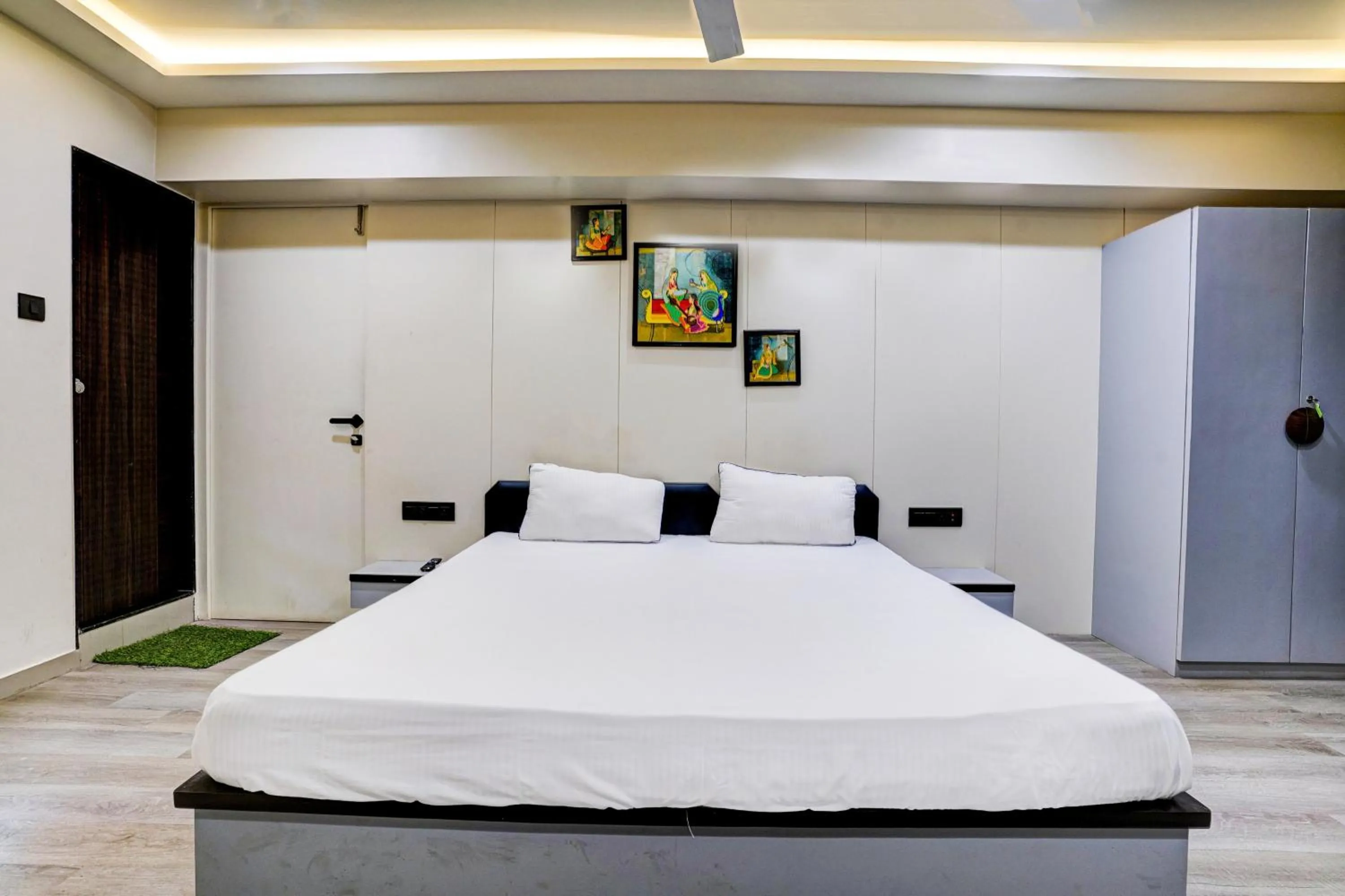 Bedroom in OYO Hotel R-one