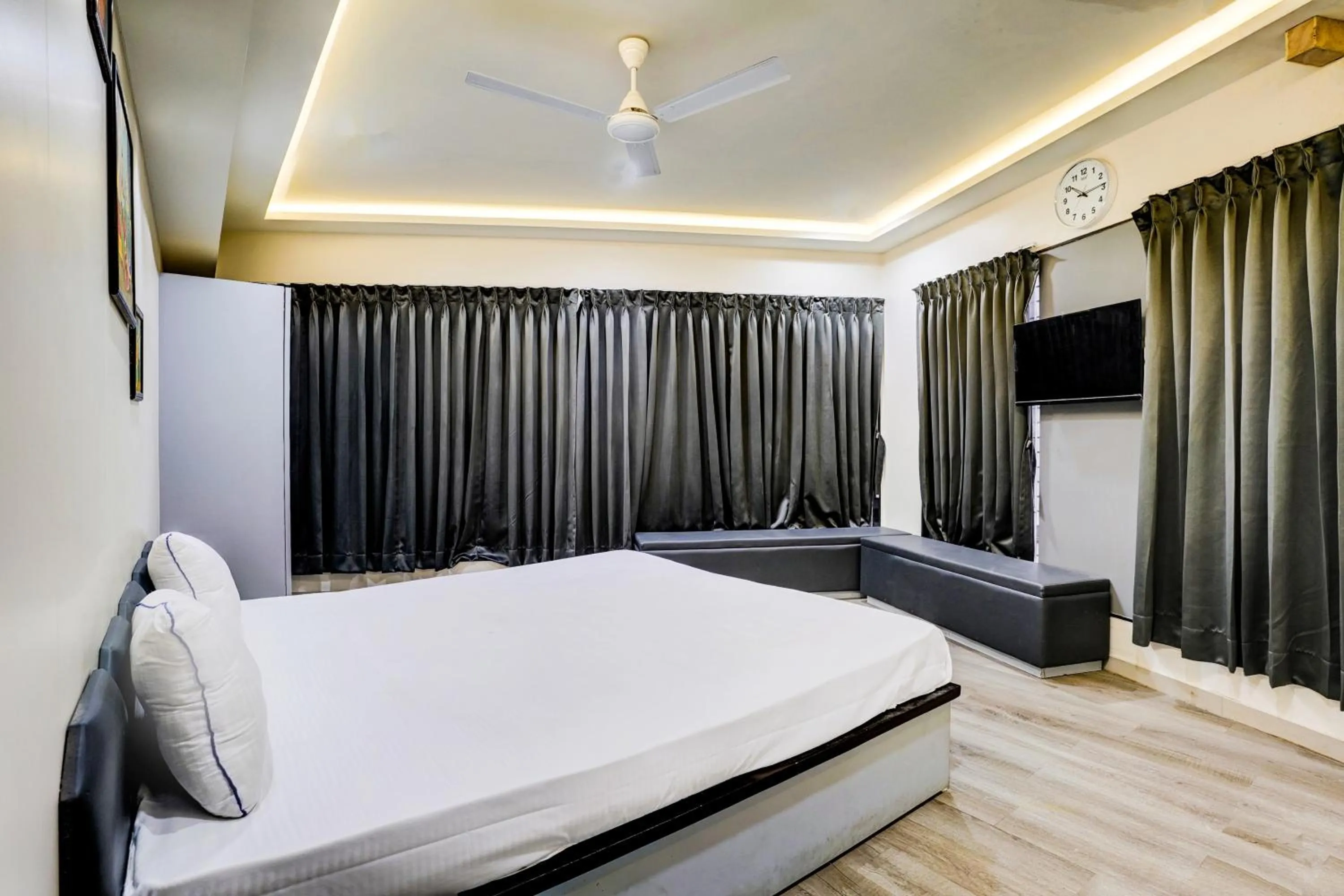 Bedroom in OYO Hotel R-one