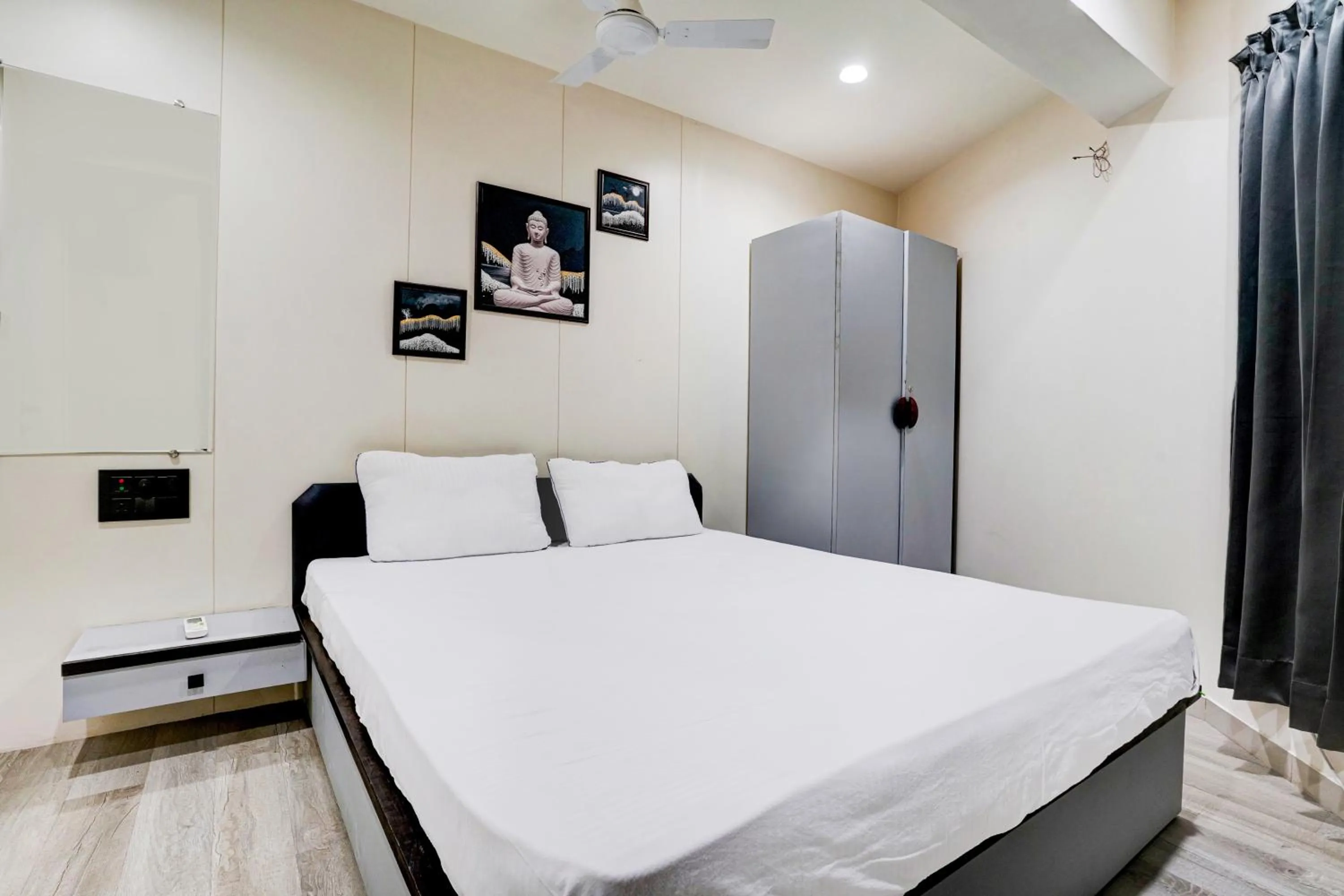 Bedroom in OYO Hotel R-one