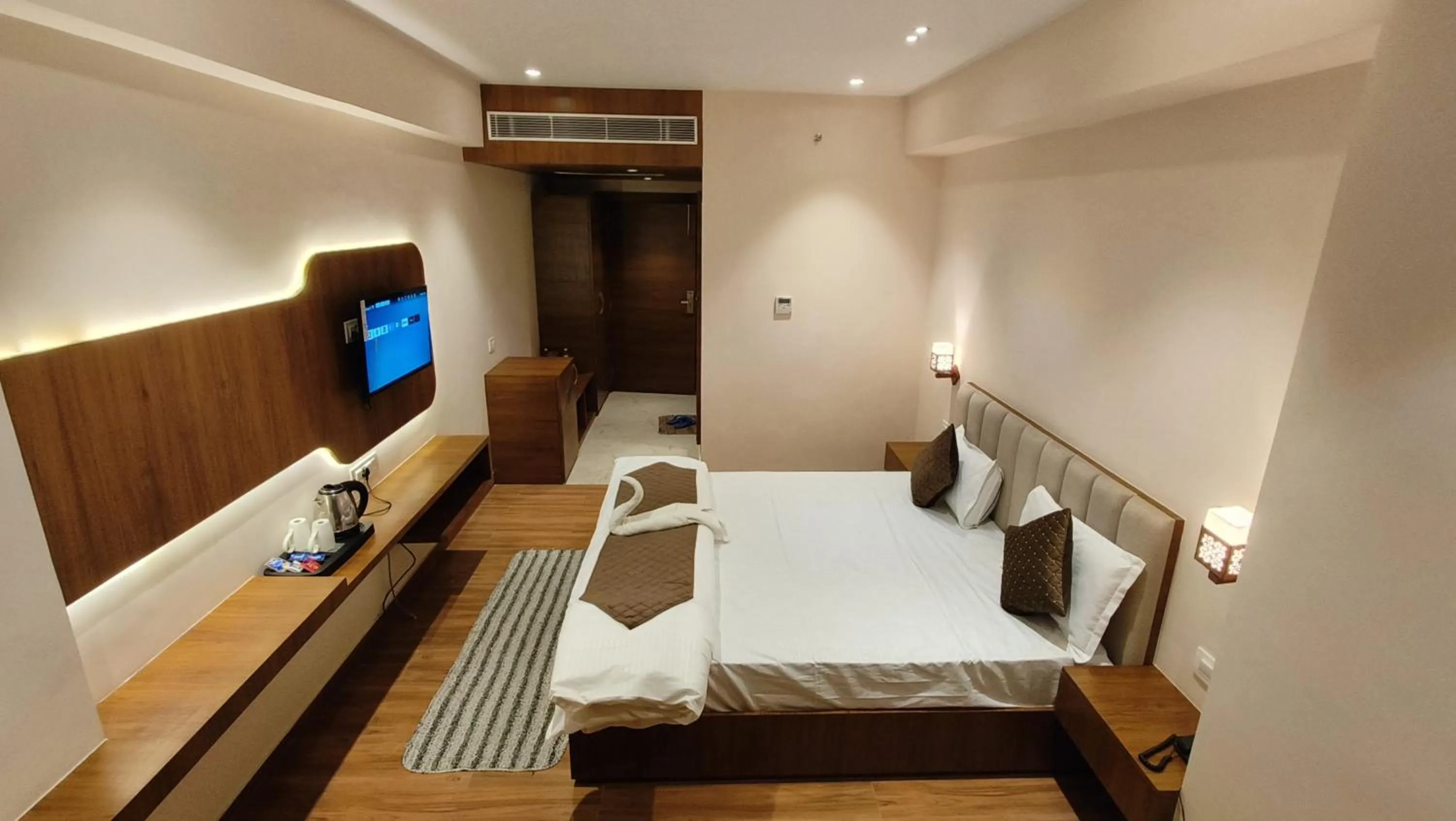 TV and multimedia, Bed in Hotel Blue Sapphire