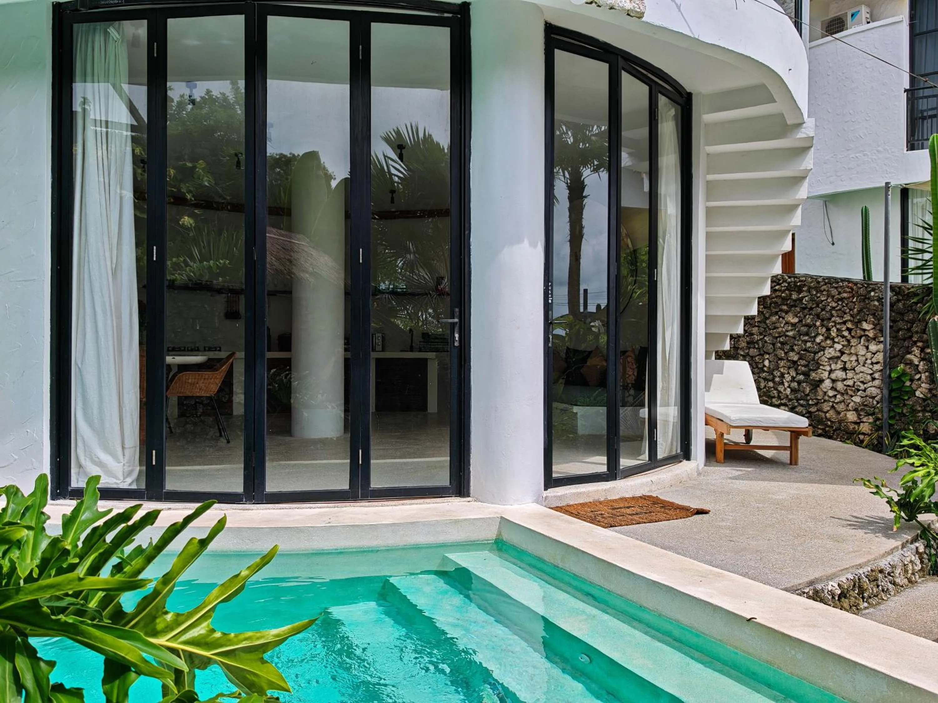 Garden in Hillstone Luxury Village