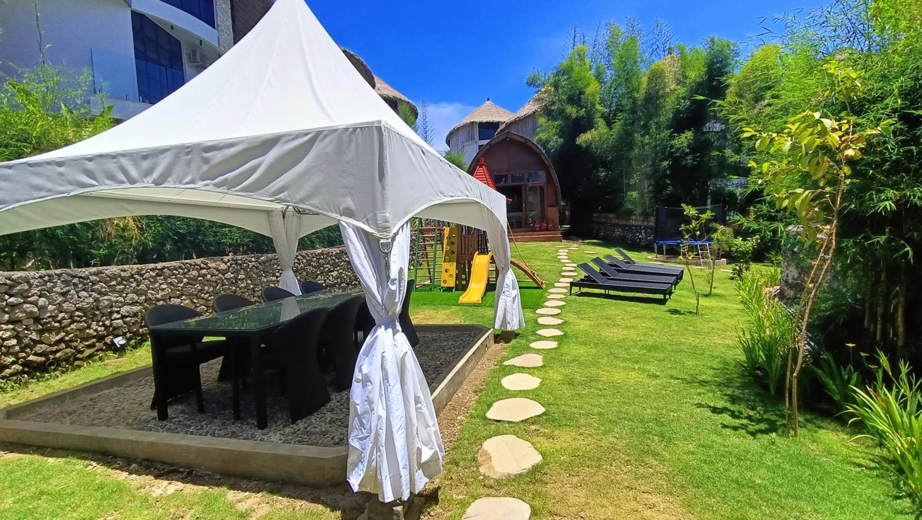 Garden in Hillstone Luxury Village