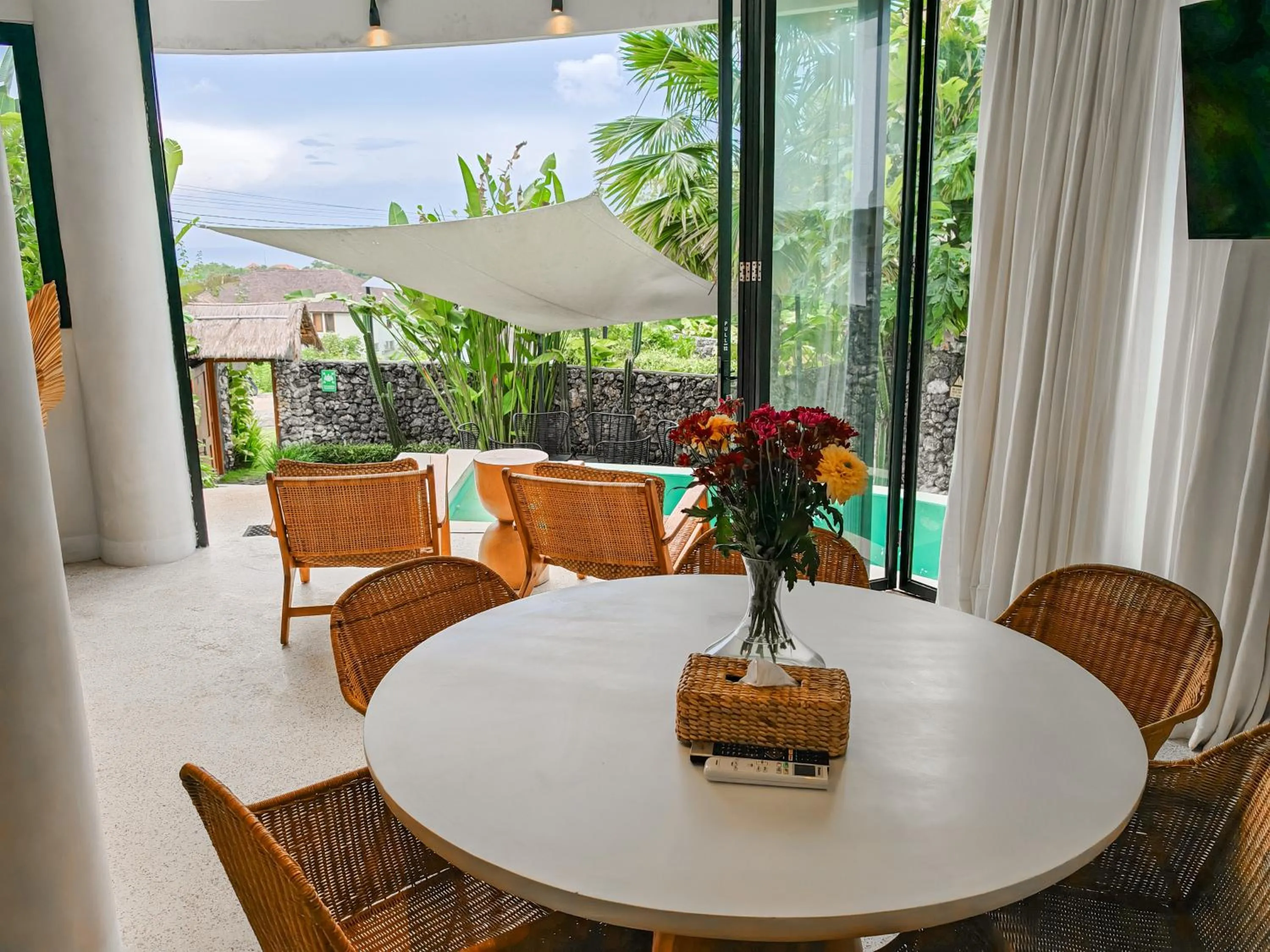 Seating area in Hillstone Luxury Village