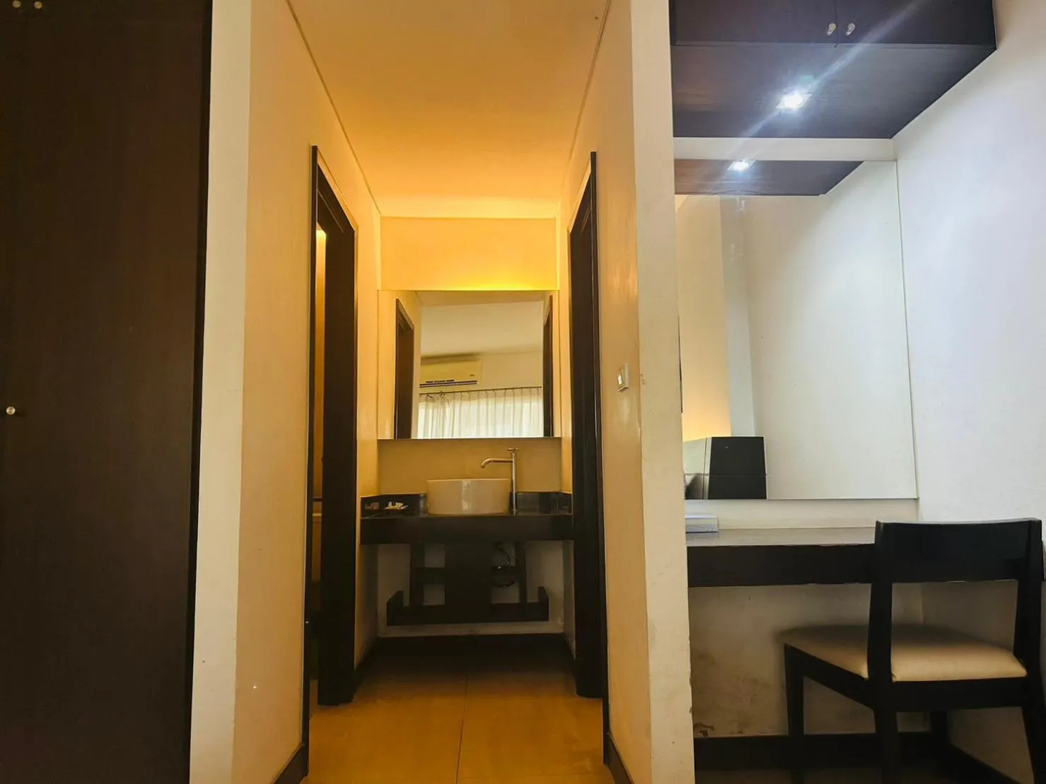 โรงแรม ดิ โอวาเล่ย์ [The O Valley Boutique Hotel]