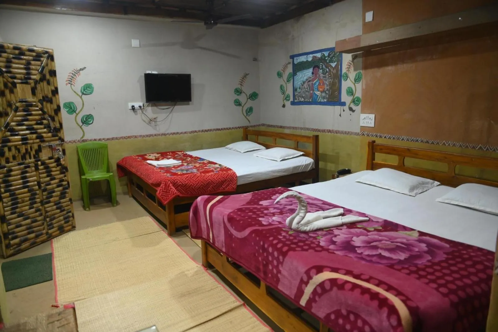 Communal lounge/ TV room in Ram Shyam Village Resort