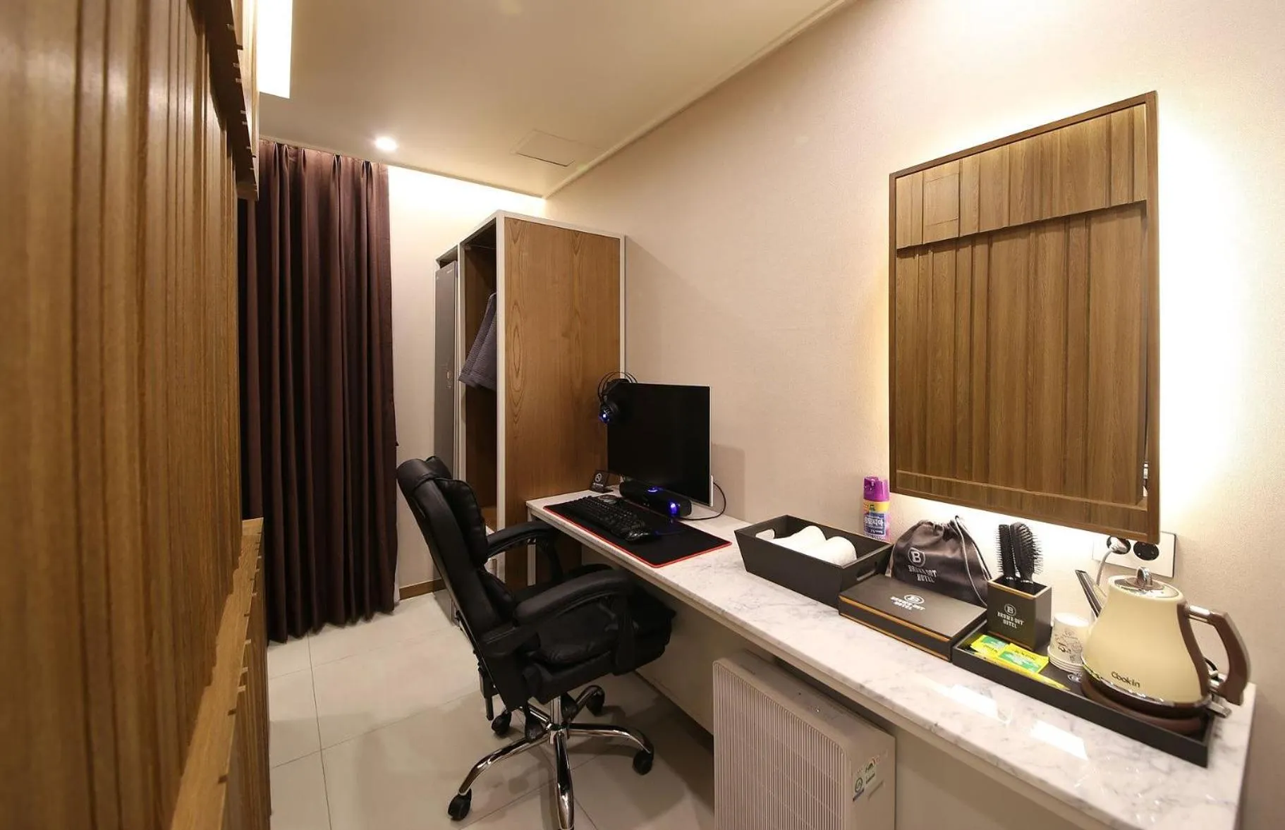 hair dresser in Brown Dot Hotel Sinan