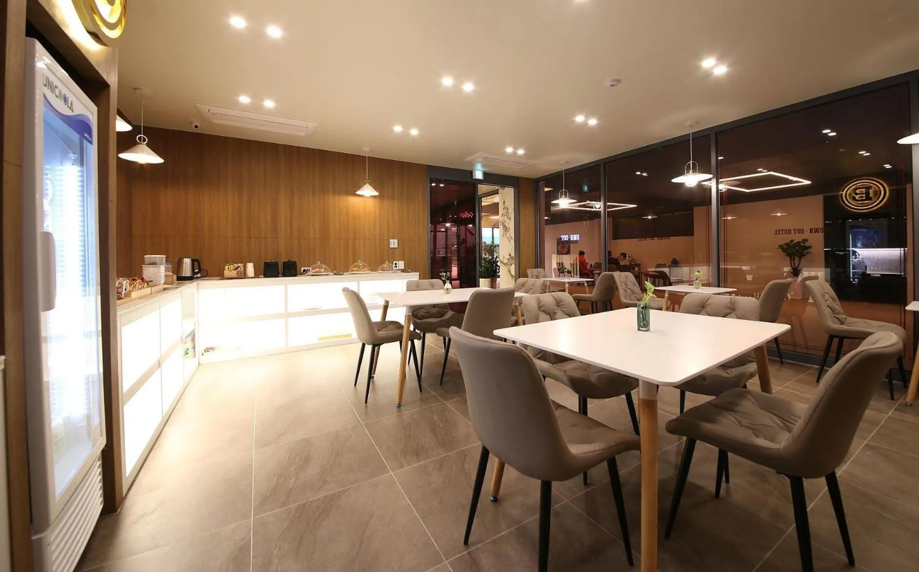 Restaurant/places to eat in Brown Dot Hotel Sinan