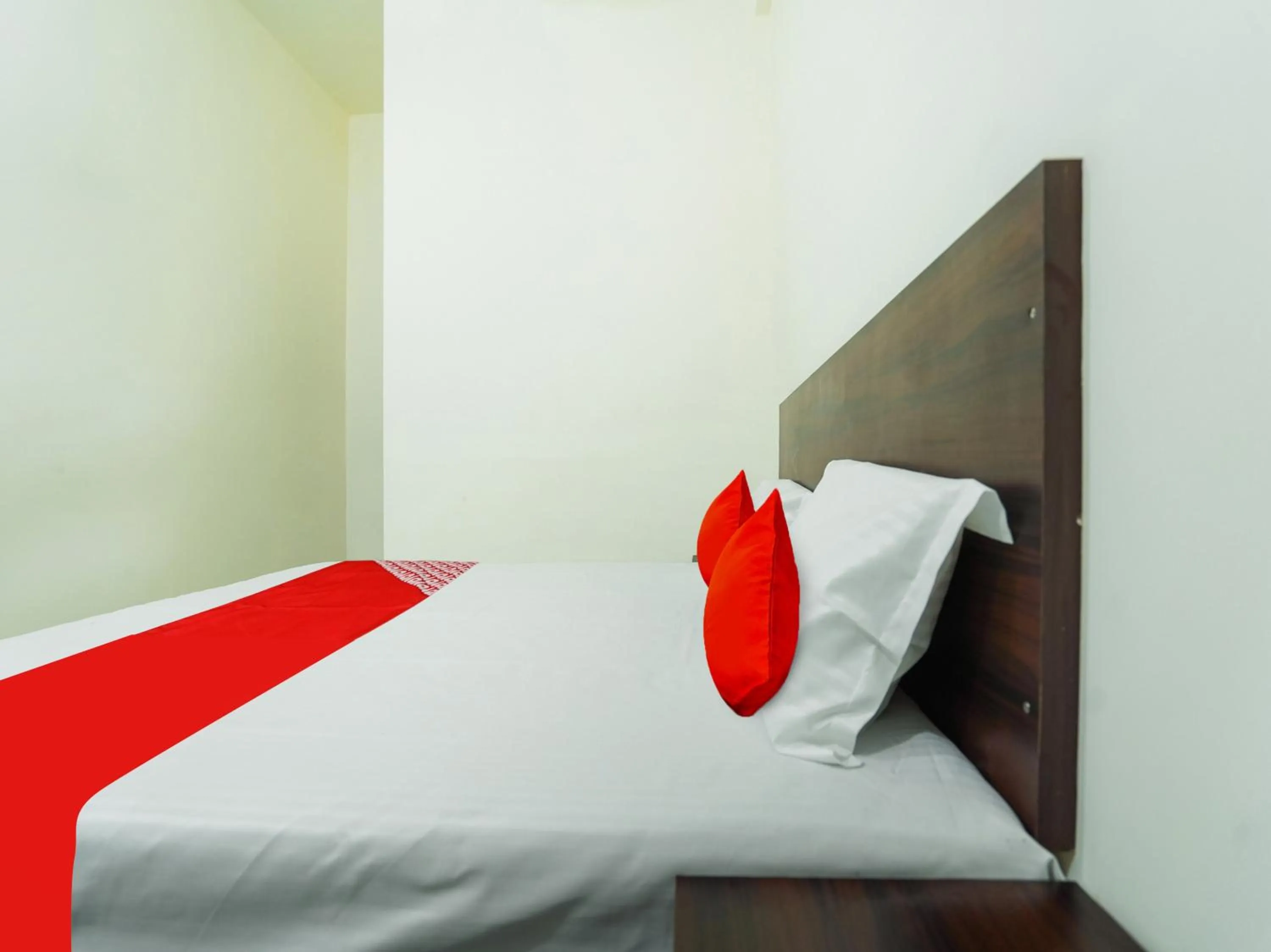 Bedroom, Bed in SPOT ON Hotel Friend's Park