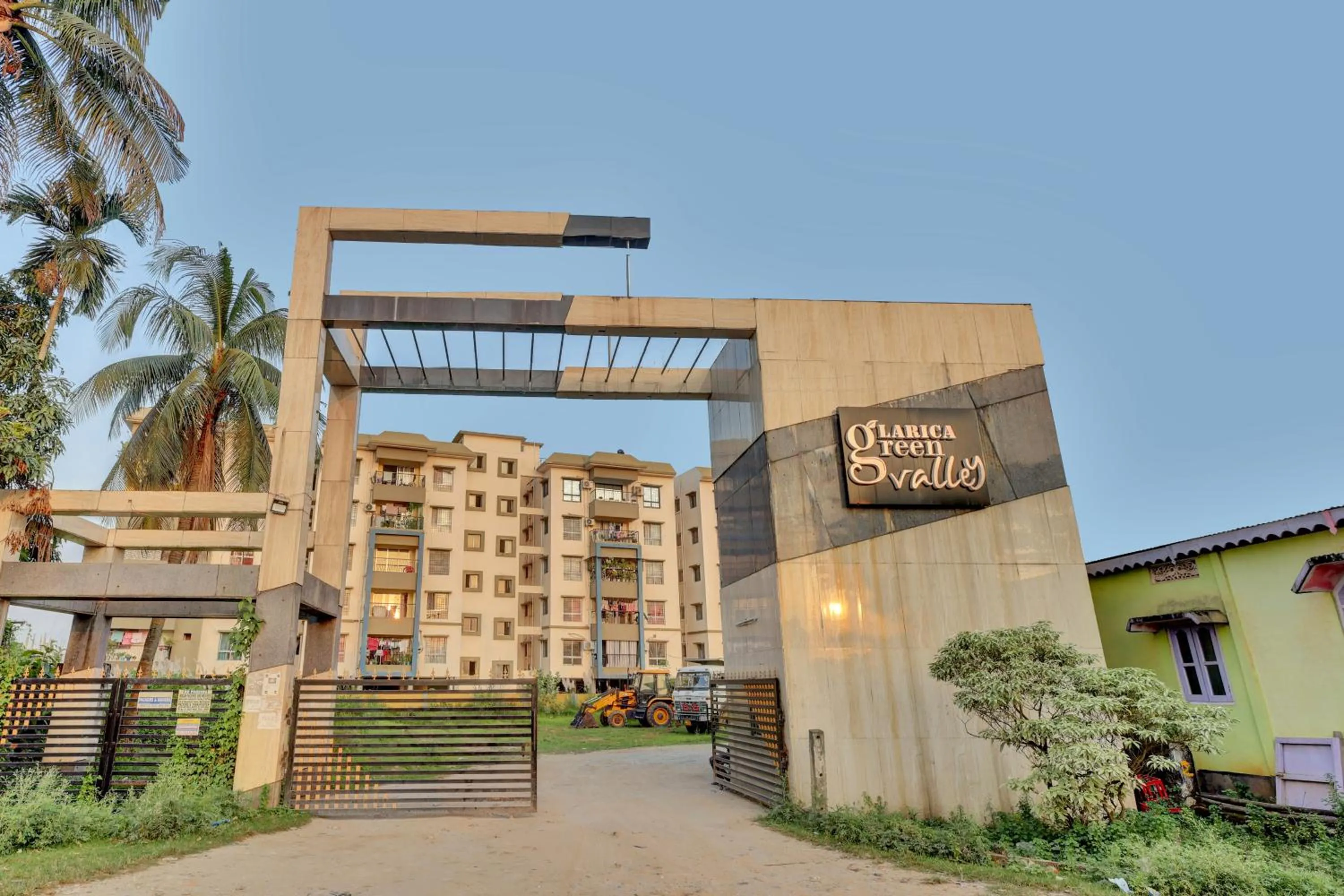 Facade/entrance, Property Building in OYO Flagship Larica Green Valley