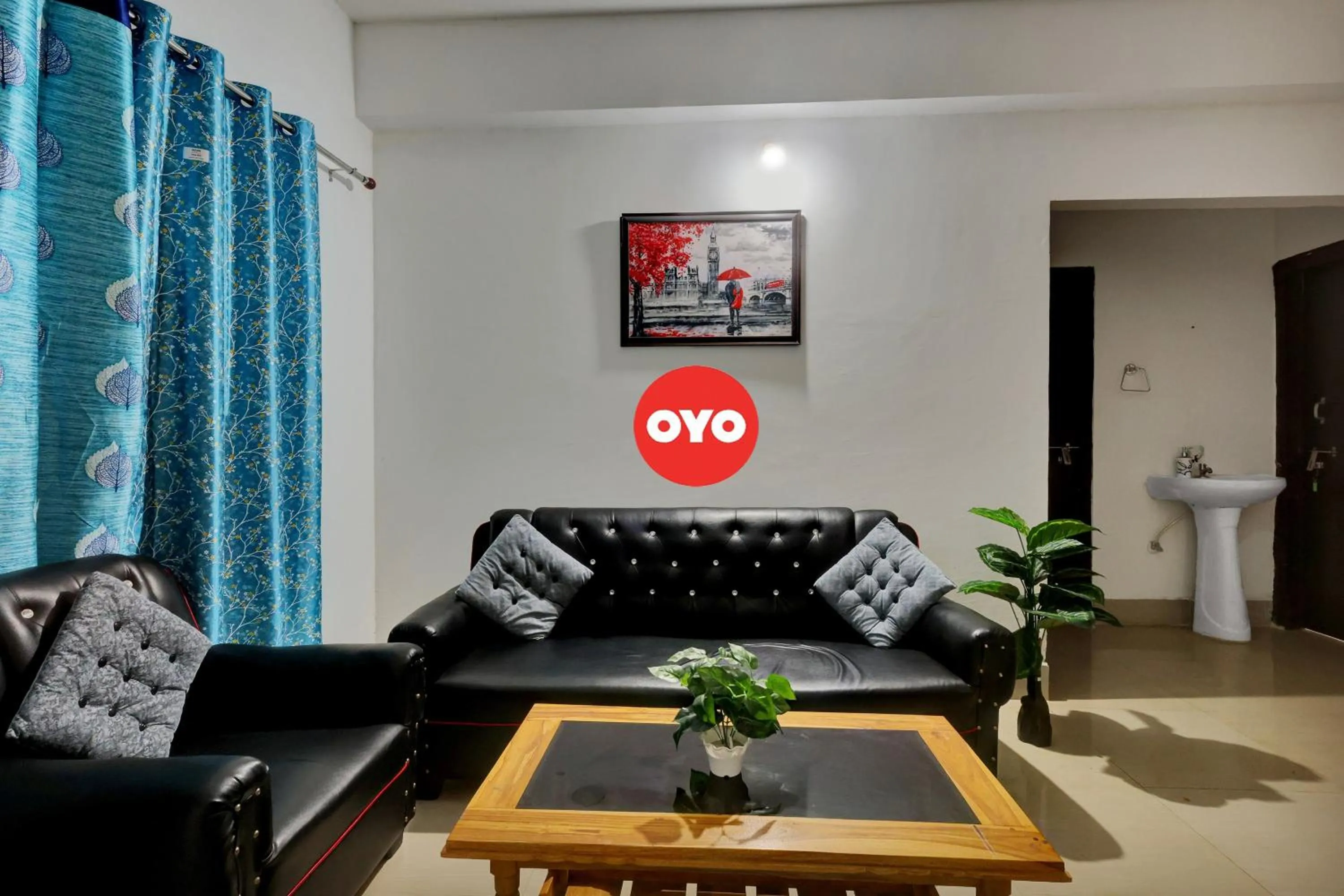 Lobby or reception in OYO Flagship Larica Green Valley