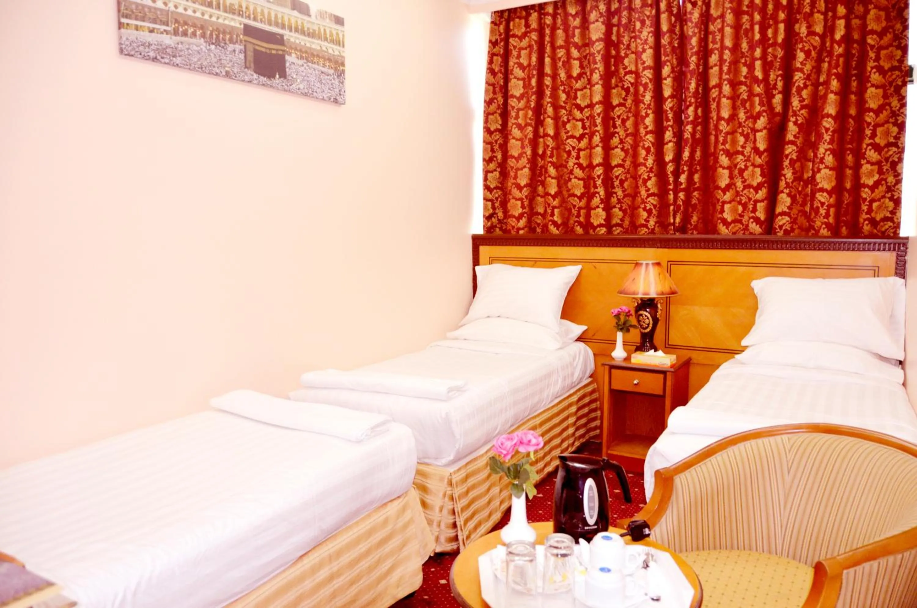 Bedroom in Anwar Al Deafah Hotel