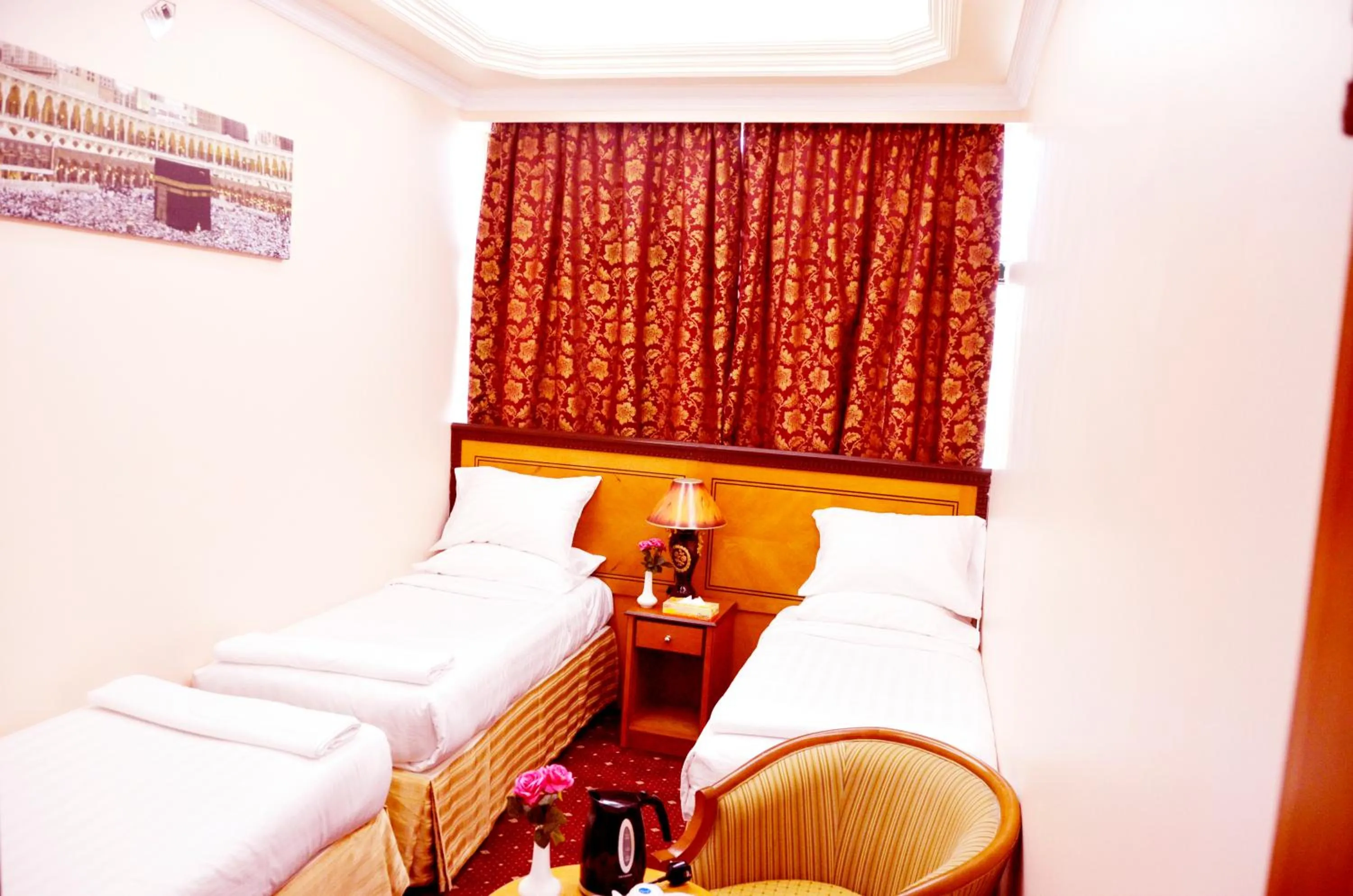 Bedroom, Bed in Anwar Al Deafah Hotel