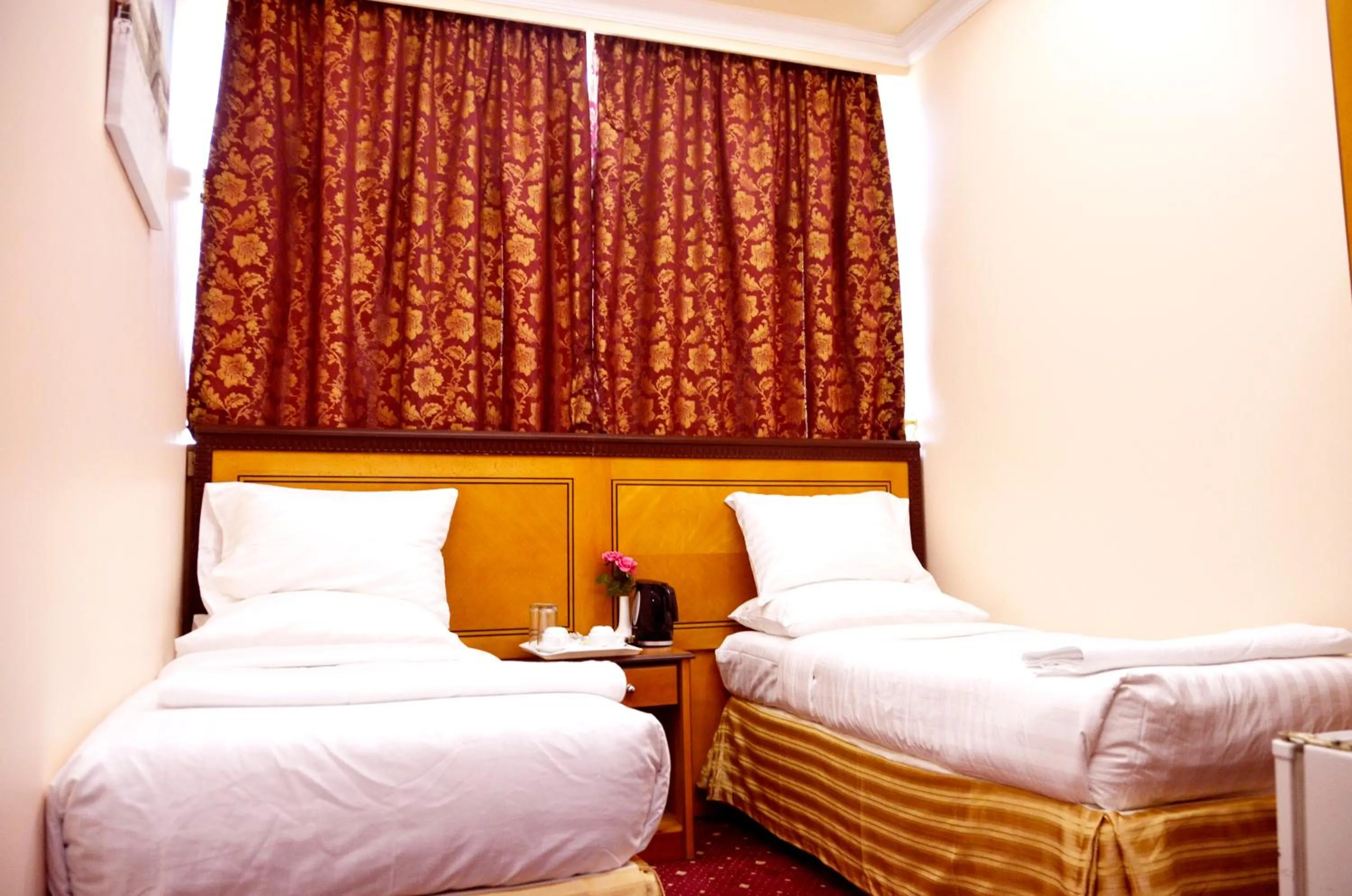 Bedroom, Bed in Anwar Al Deafah Hotel
