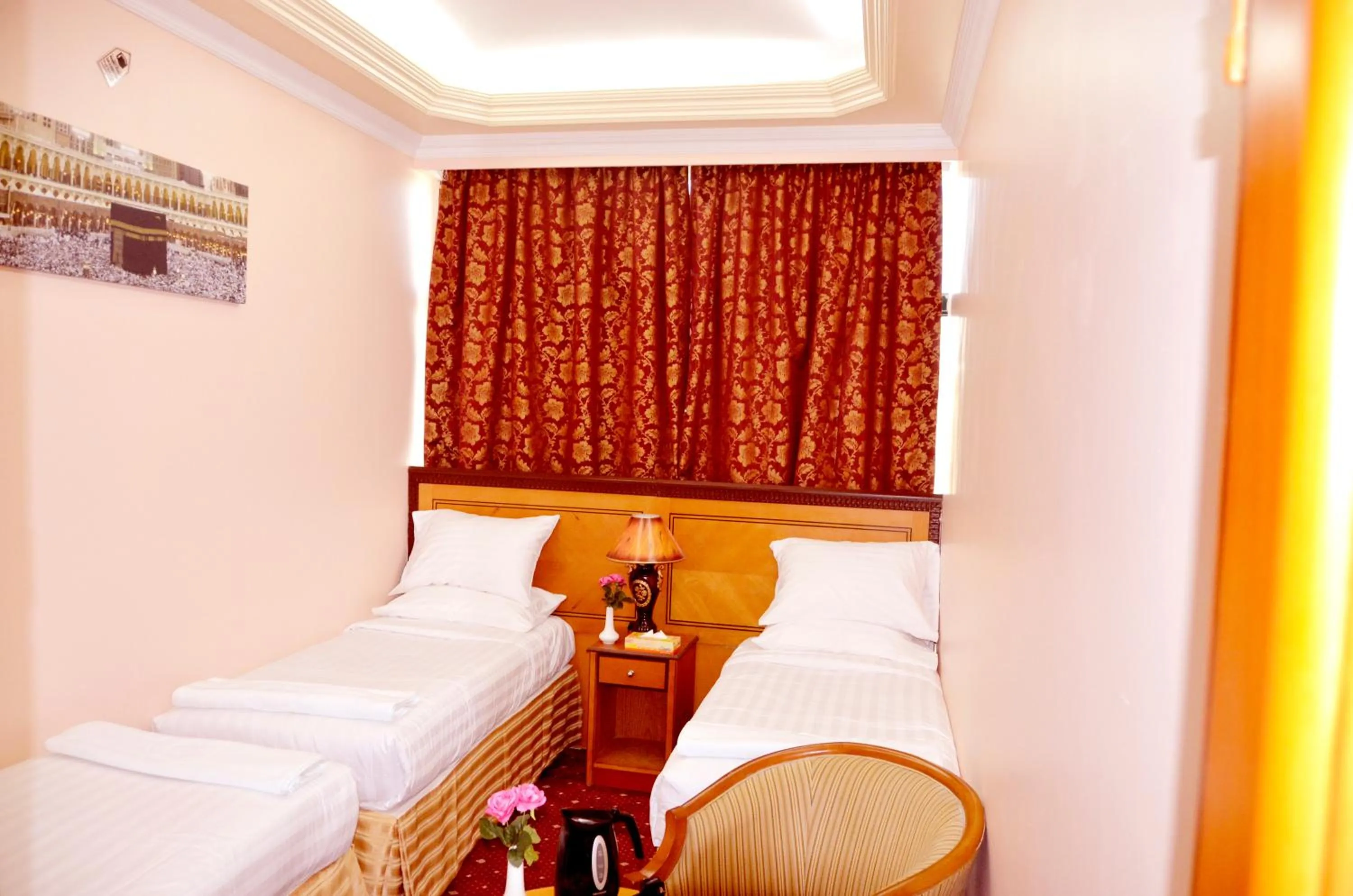 Bedroom, Bed in Anwar Al Deafah Hotel