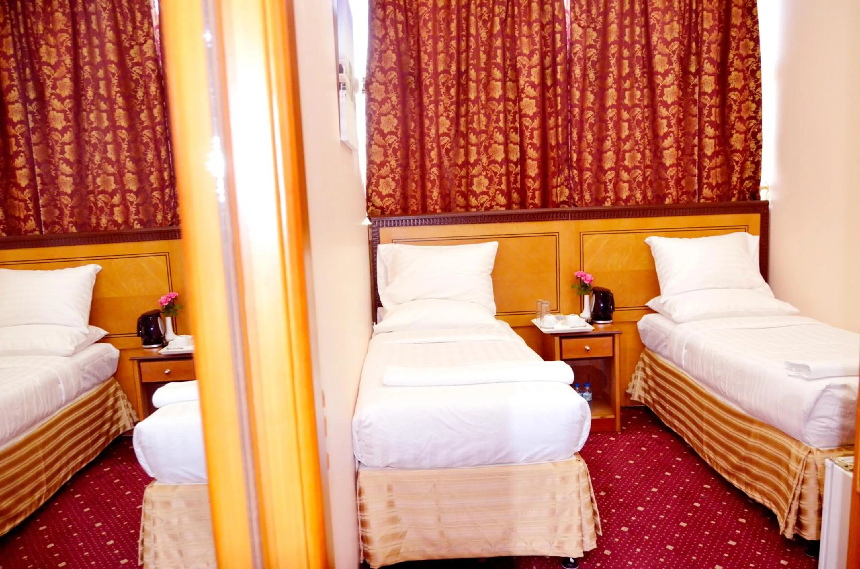 Bedroom, Bed in Anwar Al Deafah Hotel