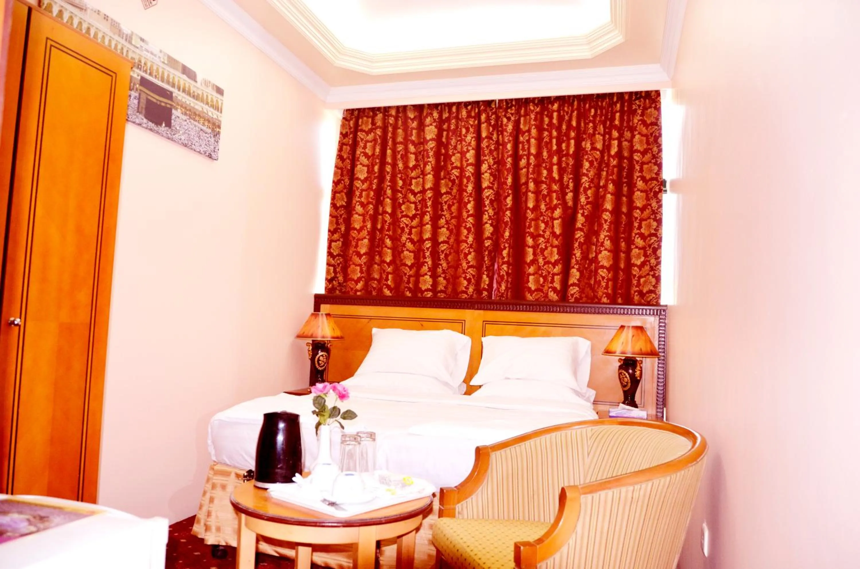 Bedroom, Bed in Anwar Al Deafah Hotel