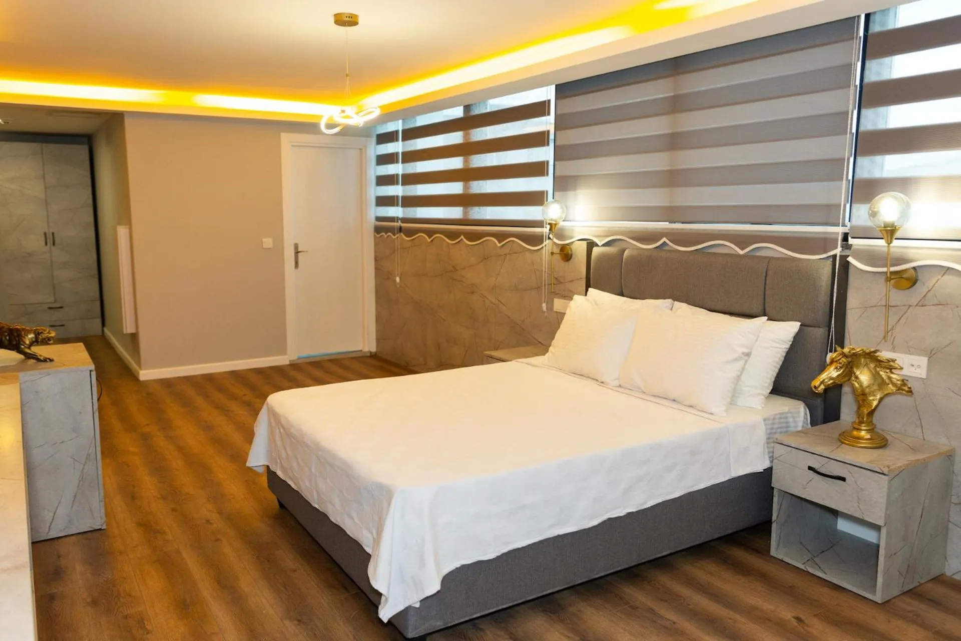Bed in The Hera Business Hotels & Spa