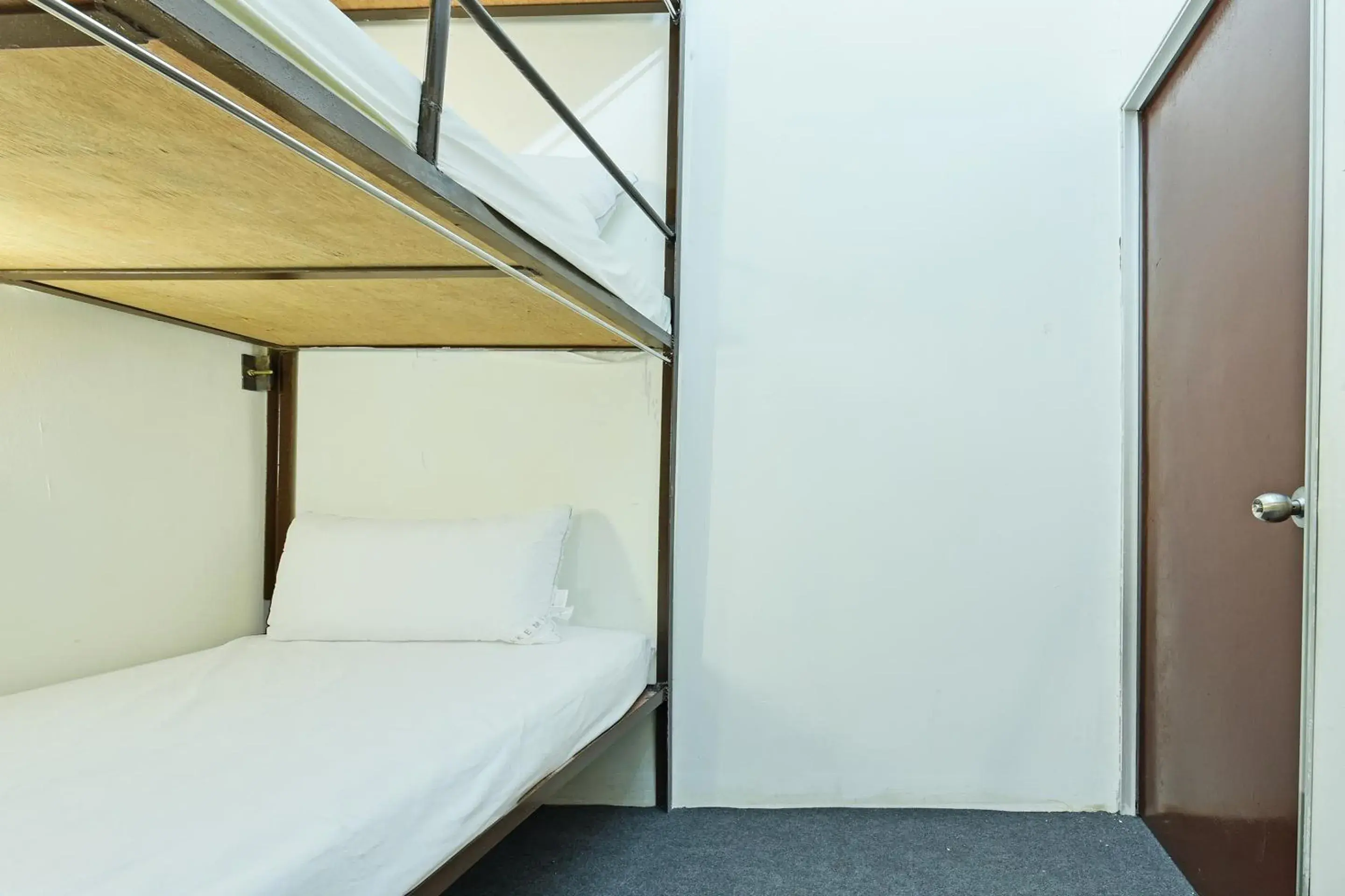 Bed in Female Dorm Room in SPOT ON 90850 Ehsan Travels Home Bed in Female Dorm Room in SPOT ON 90850 Ehsan Travels Home