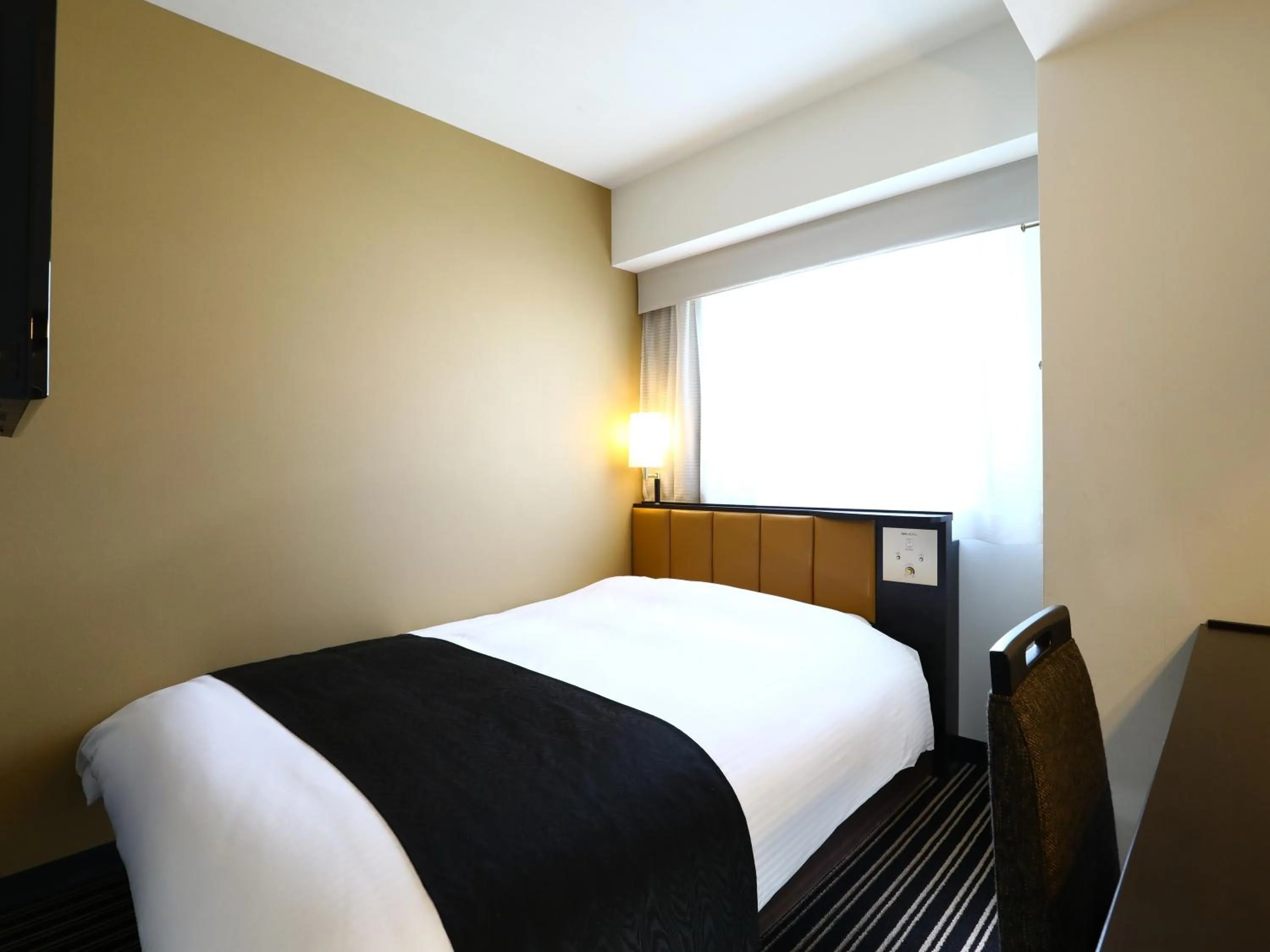 Photo of the whole room, Bed in APA Hotel Higashi Nihombashi Ekimae
