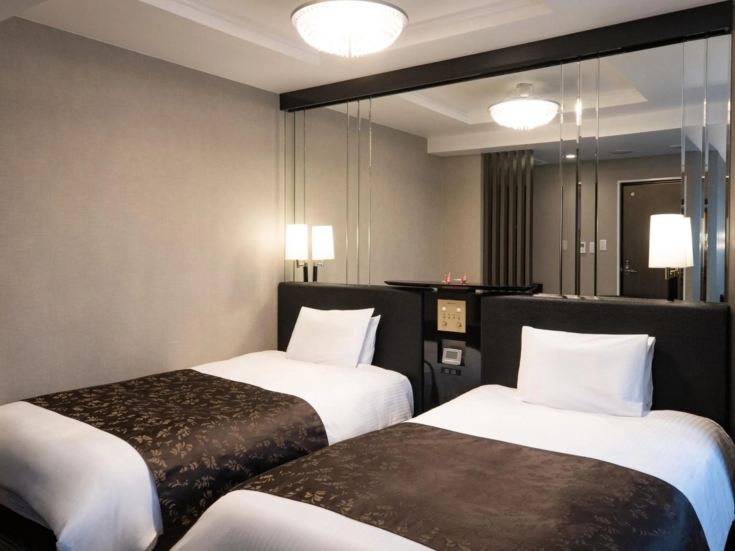 Photo of the whole room, Bed in APA Hotel Higashi Nihombashi Ekimae