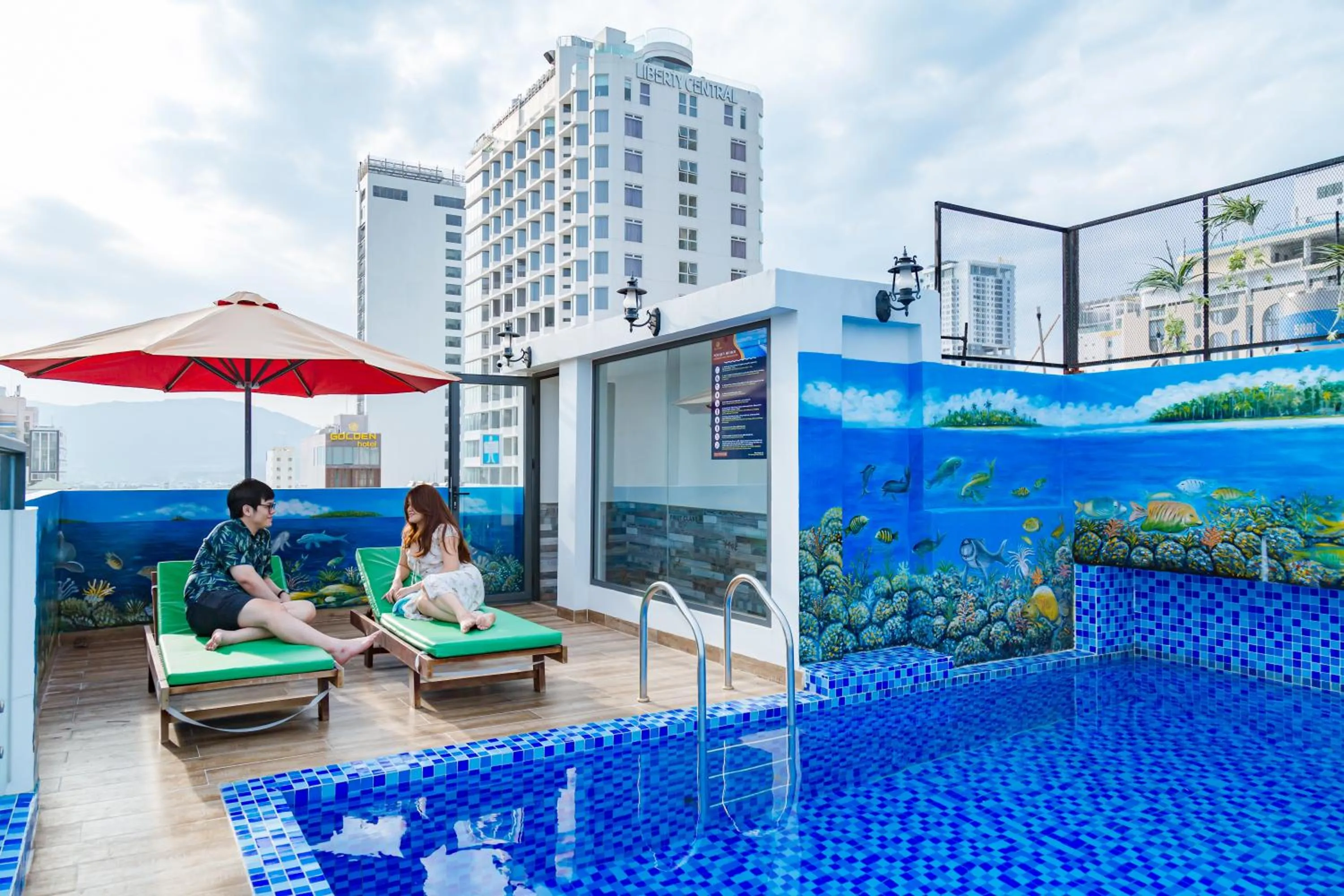 Swimming pool in Azura Gold Hotel & Apartment