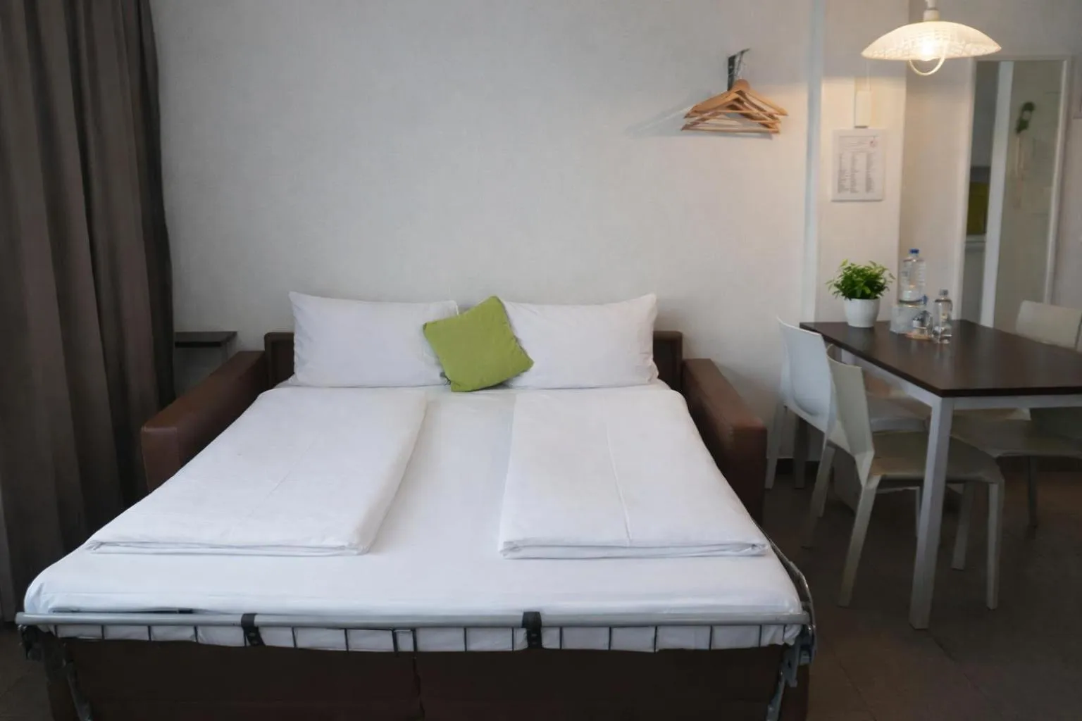 Photo of the whole room, Bed in Bayer's Boardinghouse und Hotel