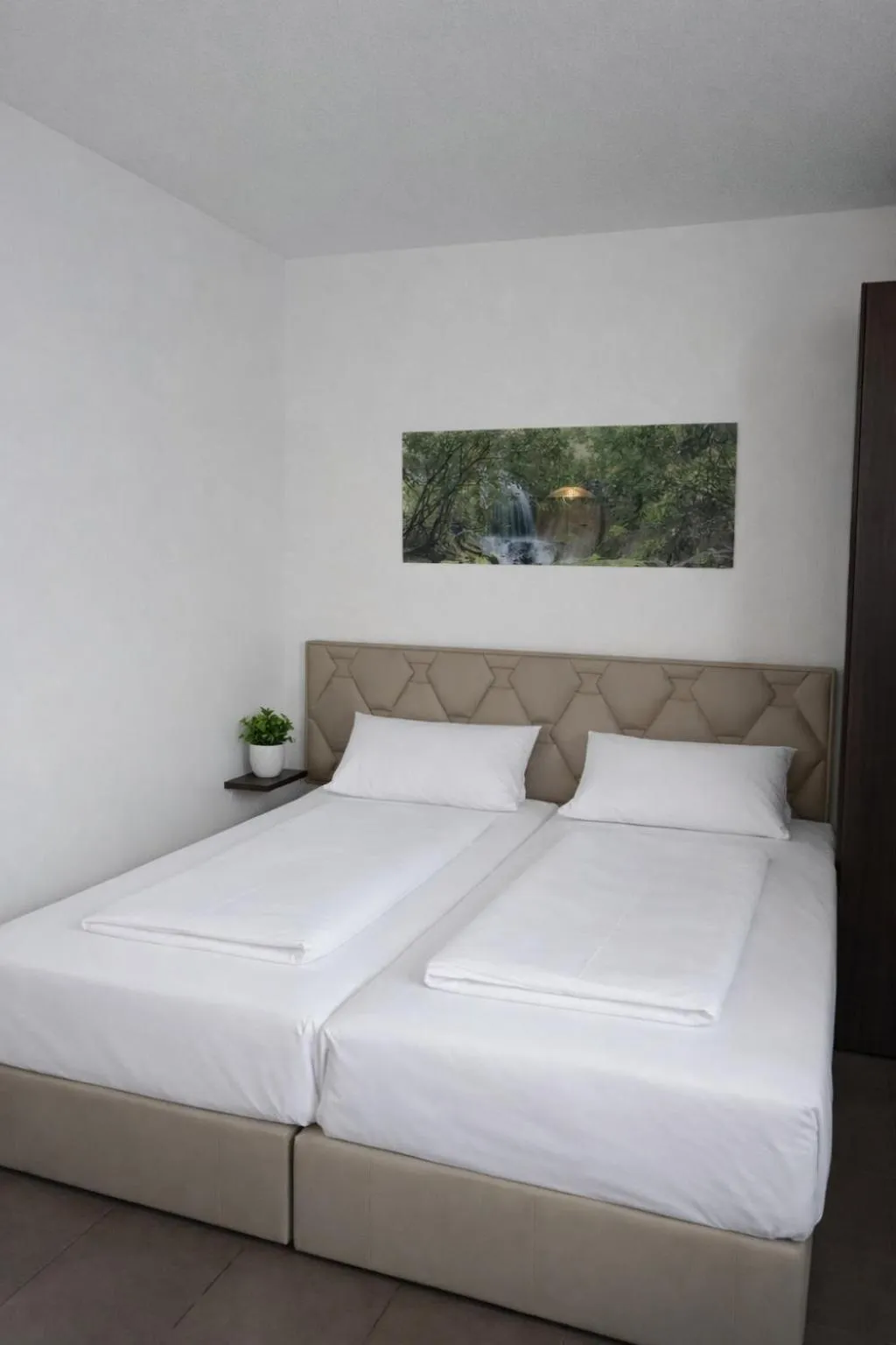 Photo of the whole room, Bed in Bayer's Boardinghouse und Hotel