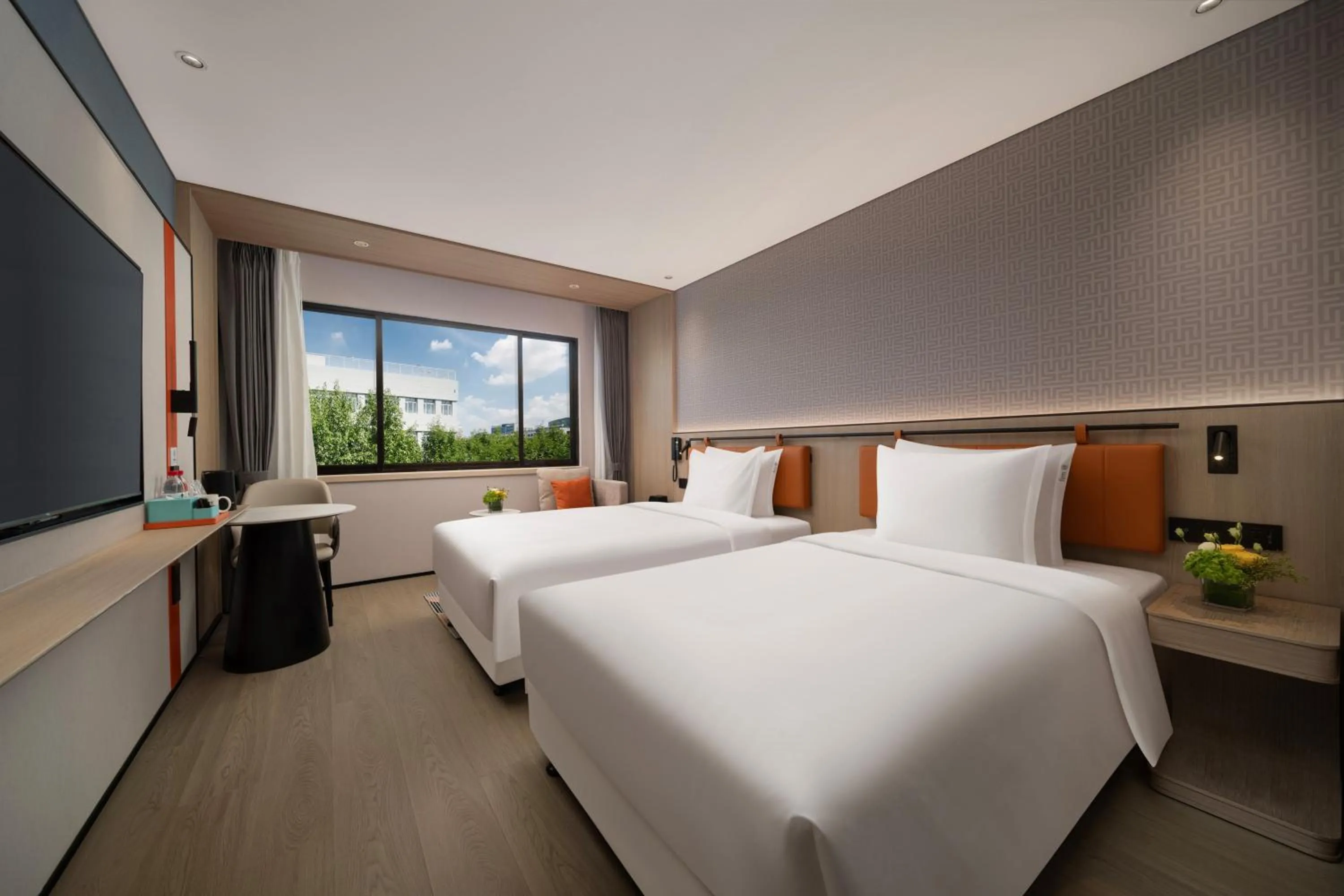 Photo of the whole room, Bed in Holiday Inn Express Beijing Downtown by IHG