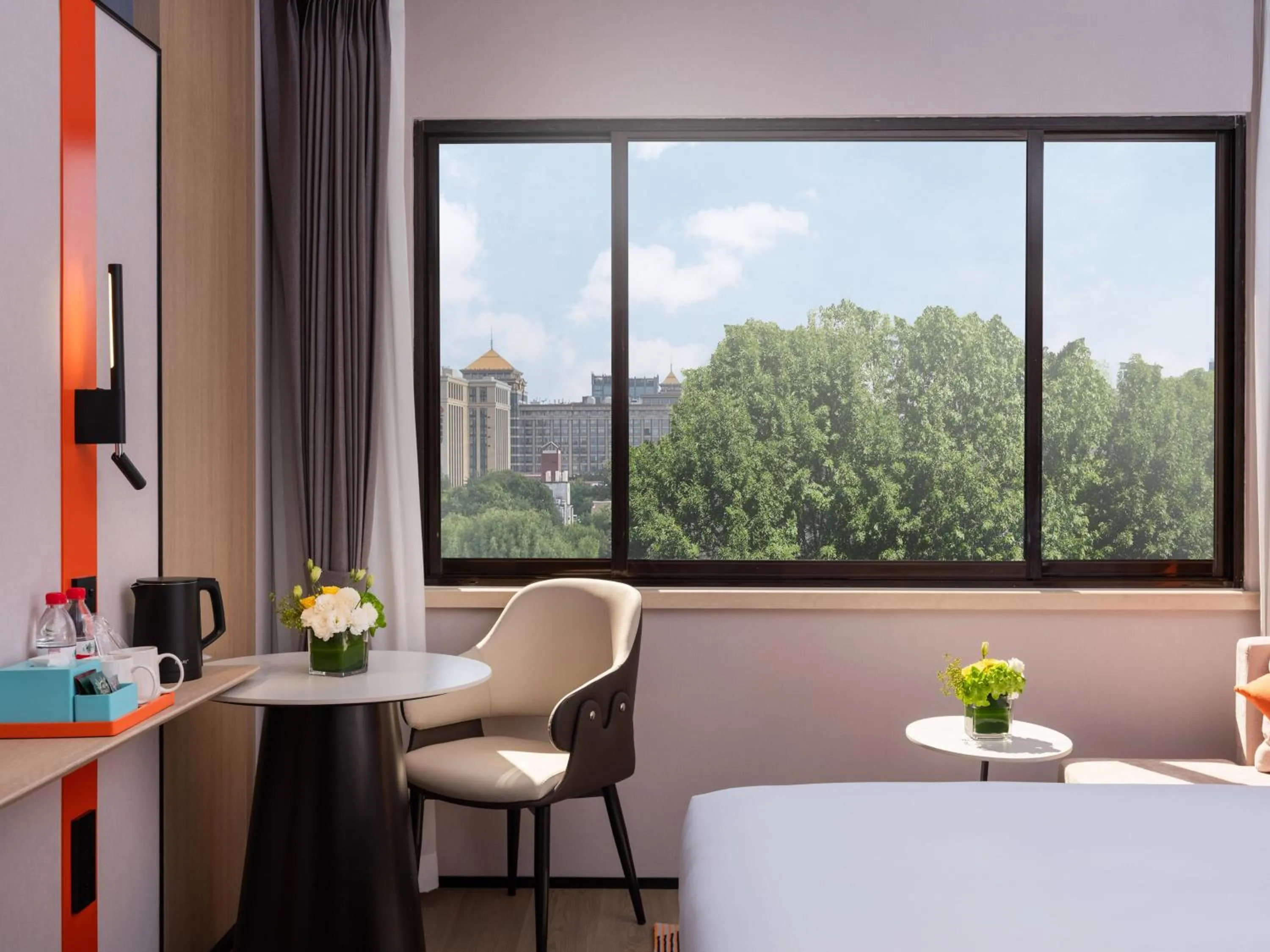 Photo of the whole room, Bed in Holiday Inn Express Beijing Downtown by IHG