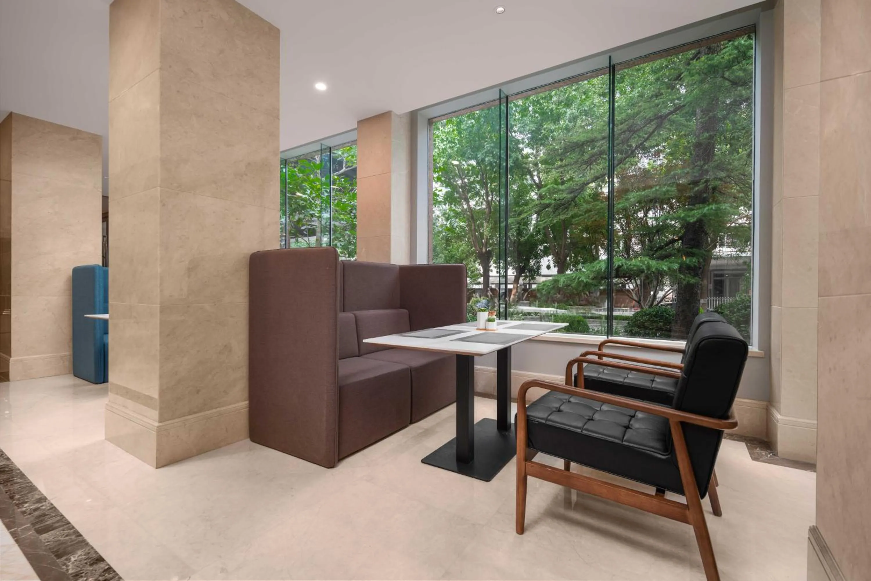 Restaurant/places to eat in Holiday Inn Express Beijing Downtown by IHG