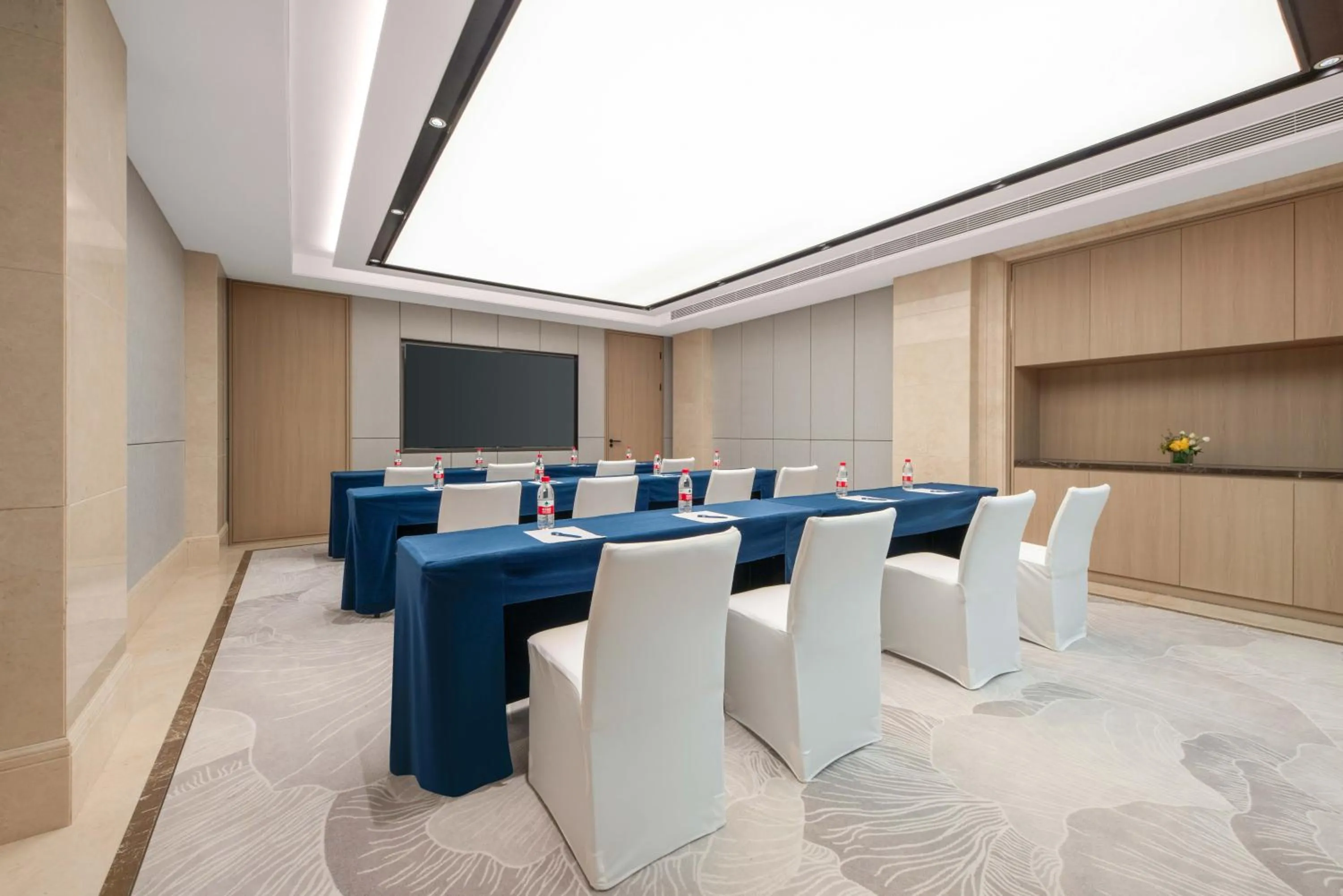 Meeting/conference room in Holiday Inn Express Beijing Downtown by IHG
