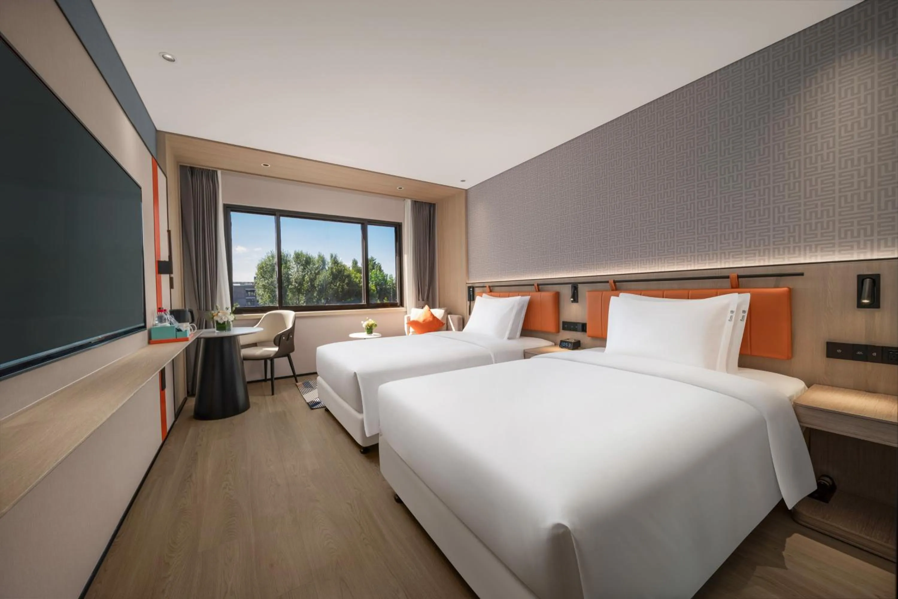 Photo of the whole room, Bed in Holiday Inn Express Beijing Downtown by IHG