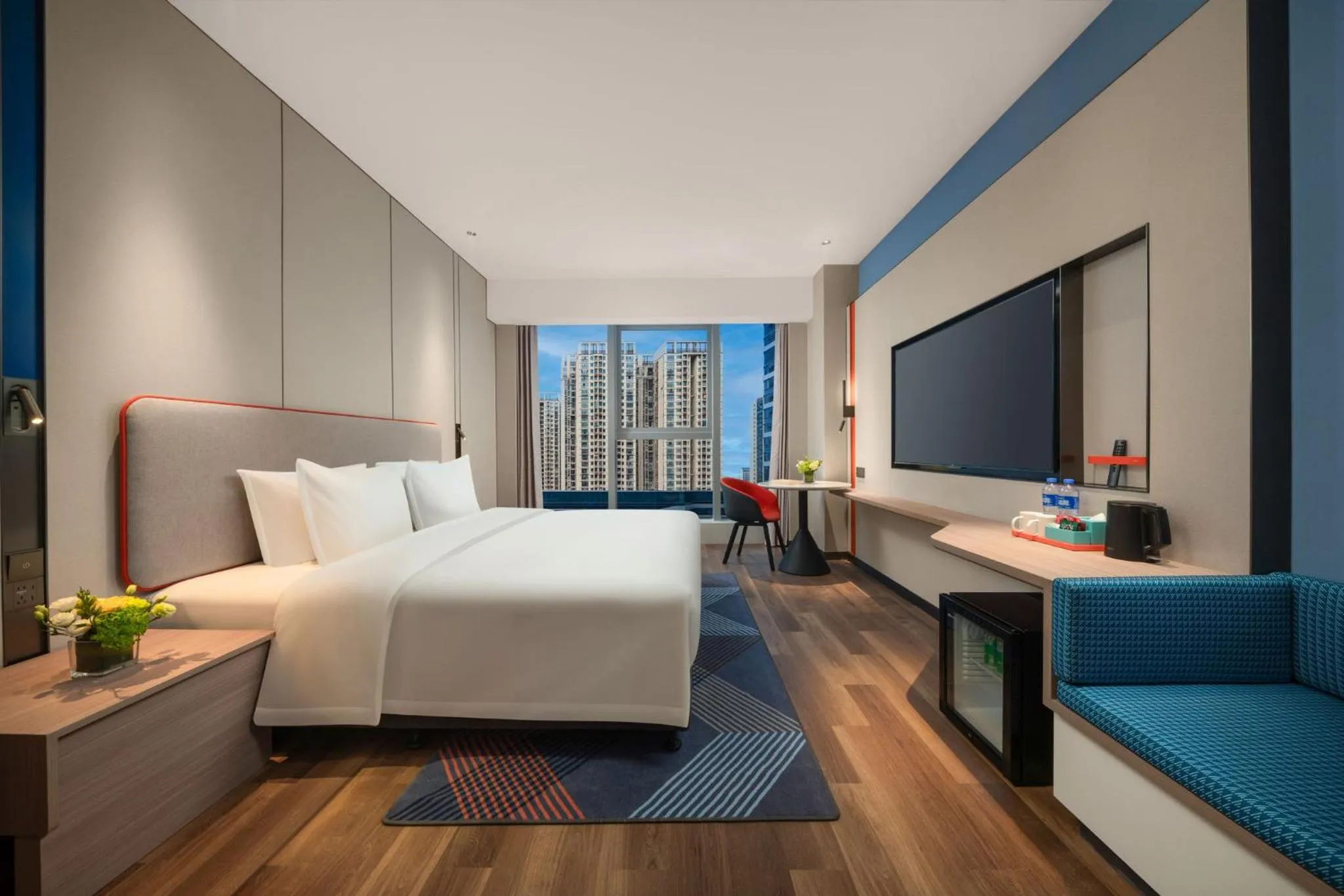 Photo of the whole room, Bed in Holiday Inn Express Nanjing Jiangbei Wonhall Mall