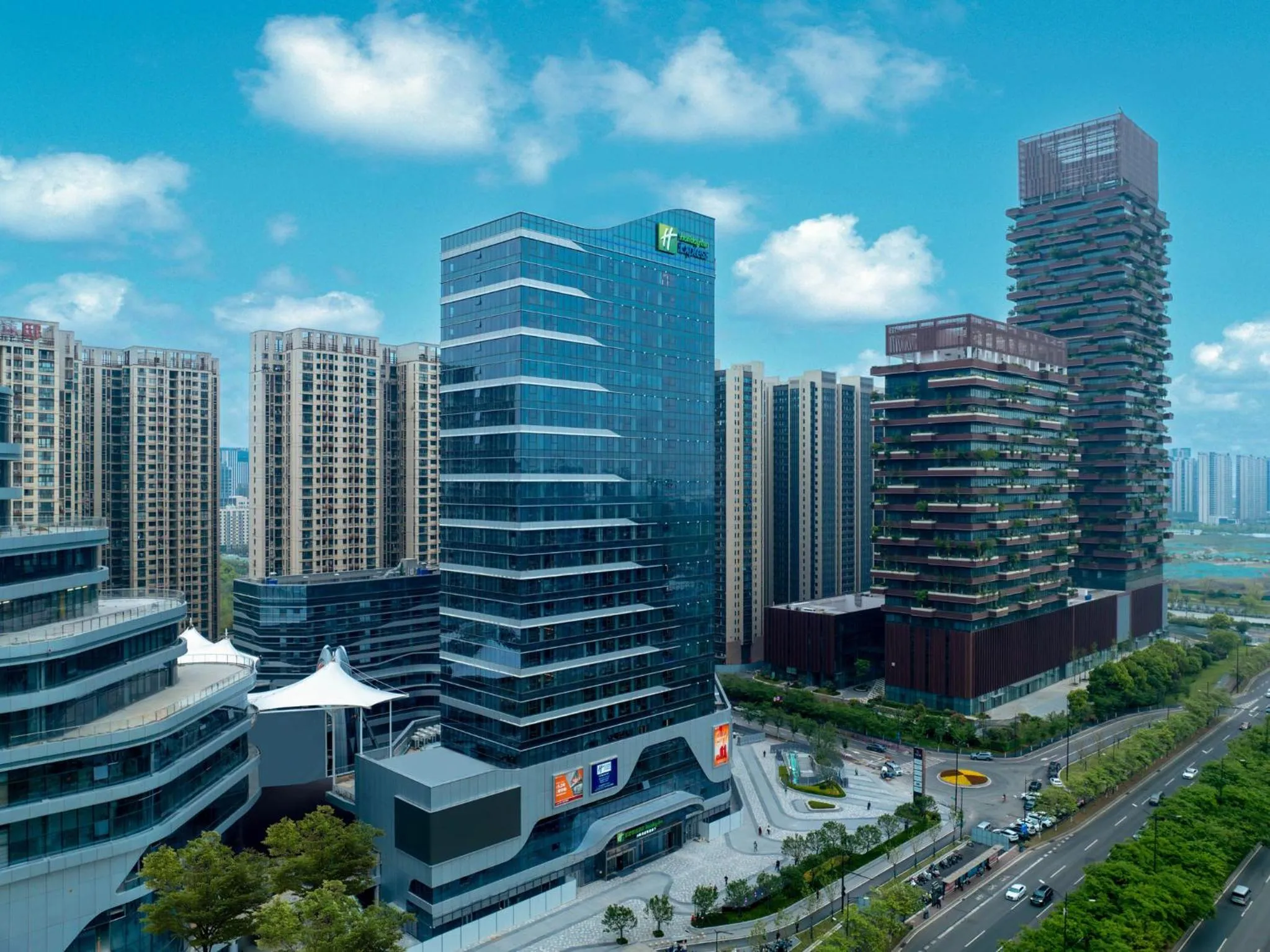 Property building in Holiday Inn Express Nanjing Jiangbei Wonhall Mall
