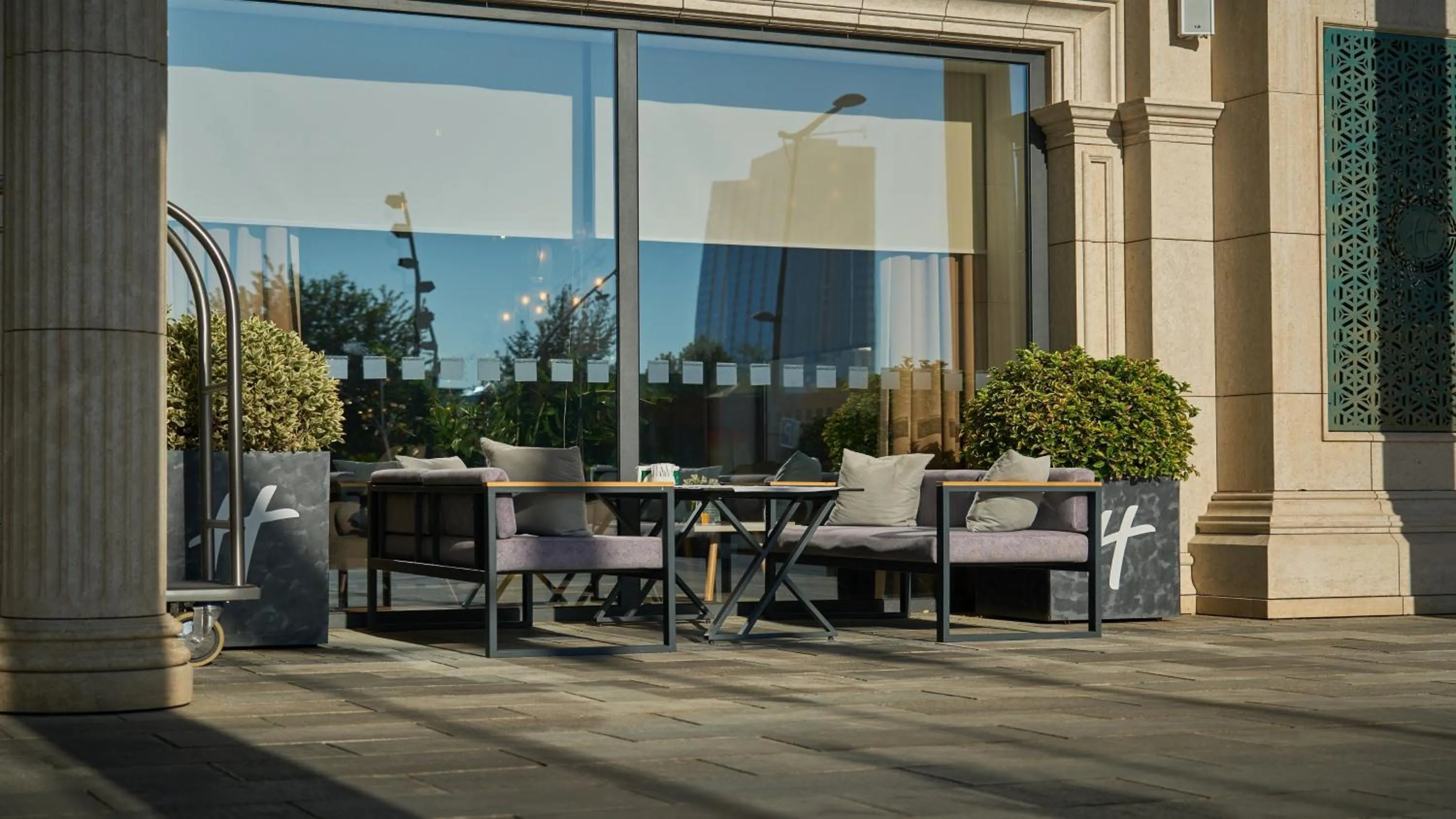 Lounge or bar in Holiday Inn Tashkent City by IHG