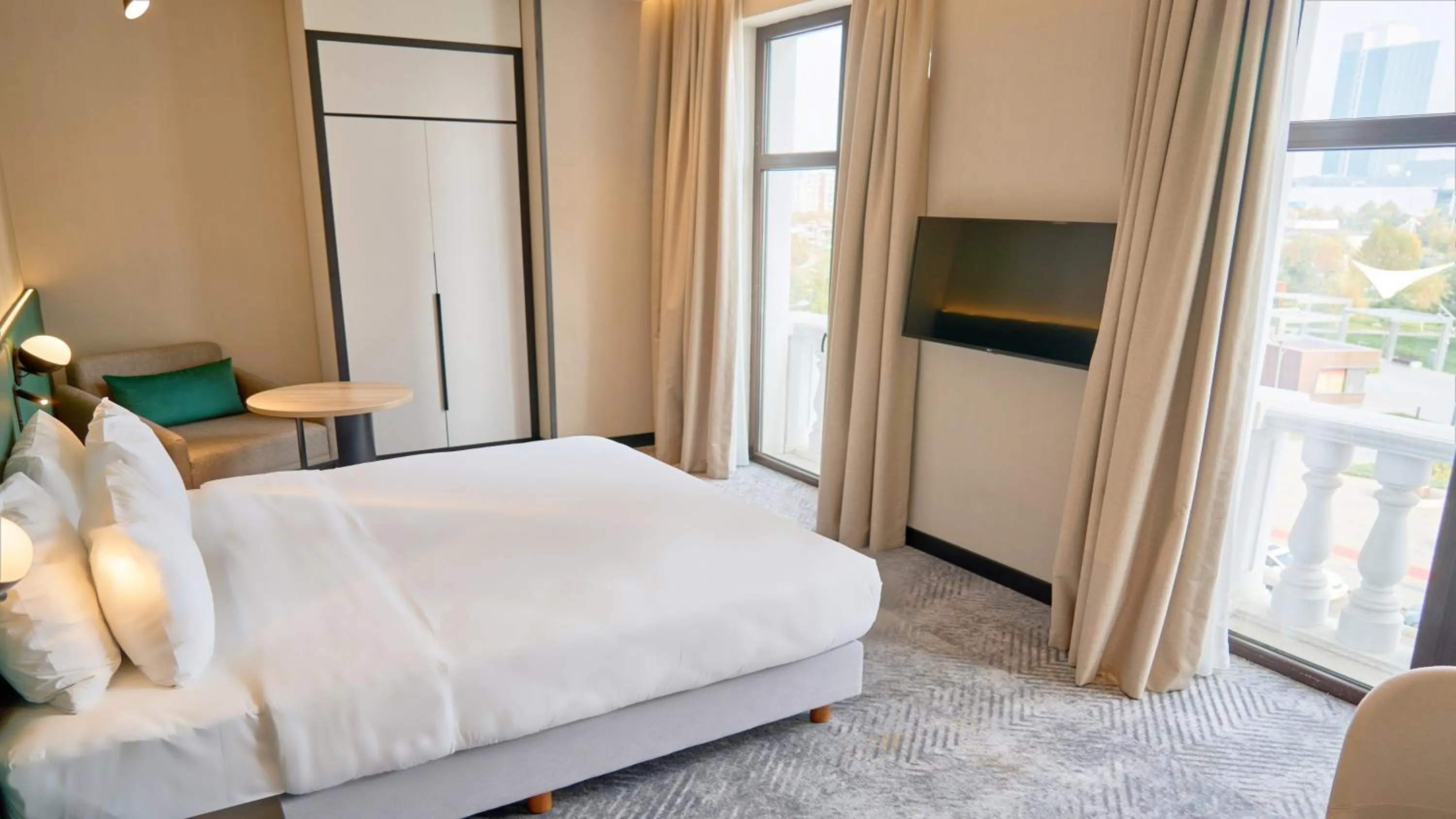 Photo of the whole room, Bed in Holiday Inn Tashkent City by IHG