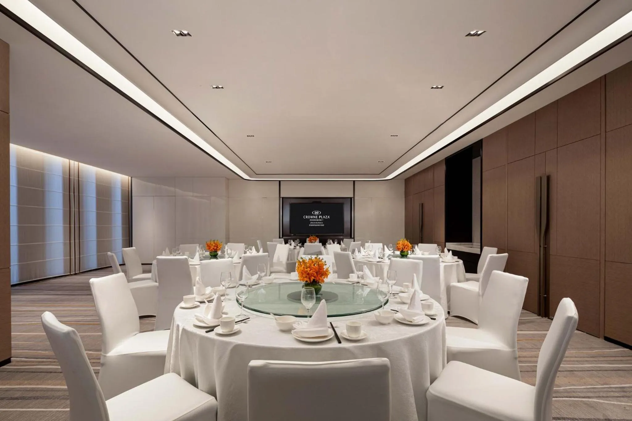 Meeting/conference room in Crowne Plaza Jinan Runhua by IHG