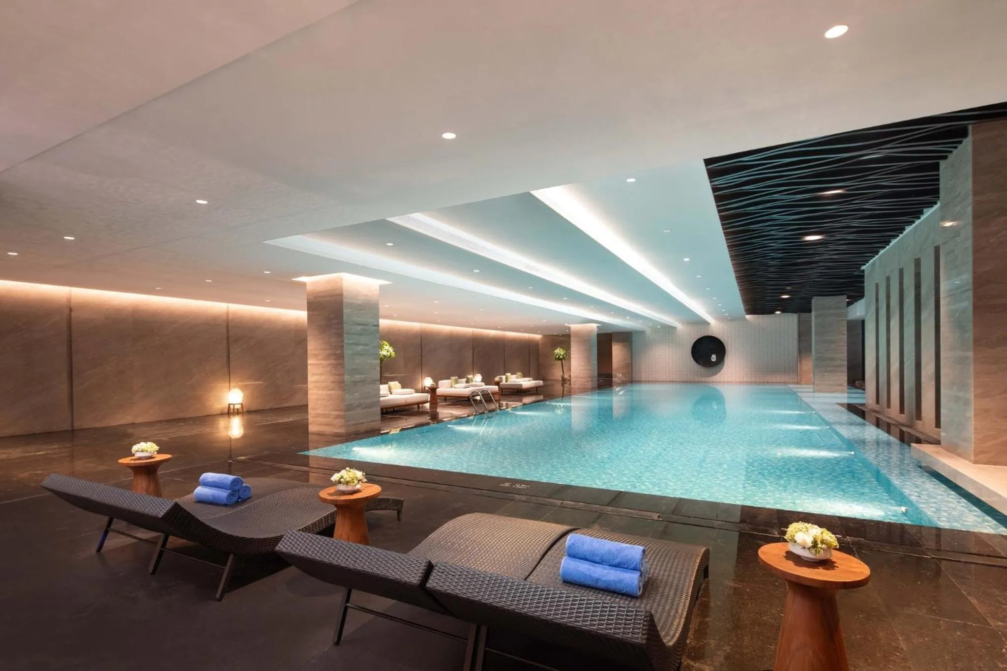 Swimming pool in Crowne Plaza Jinan Runhua by IHG