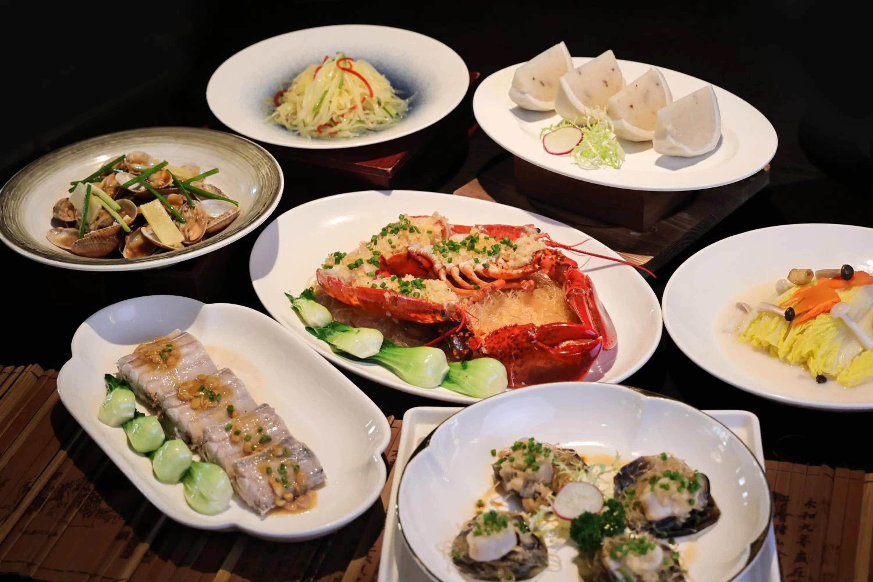 Dinner in HUALUXE Sanya Yalong Bay Resort