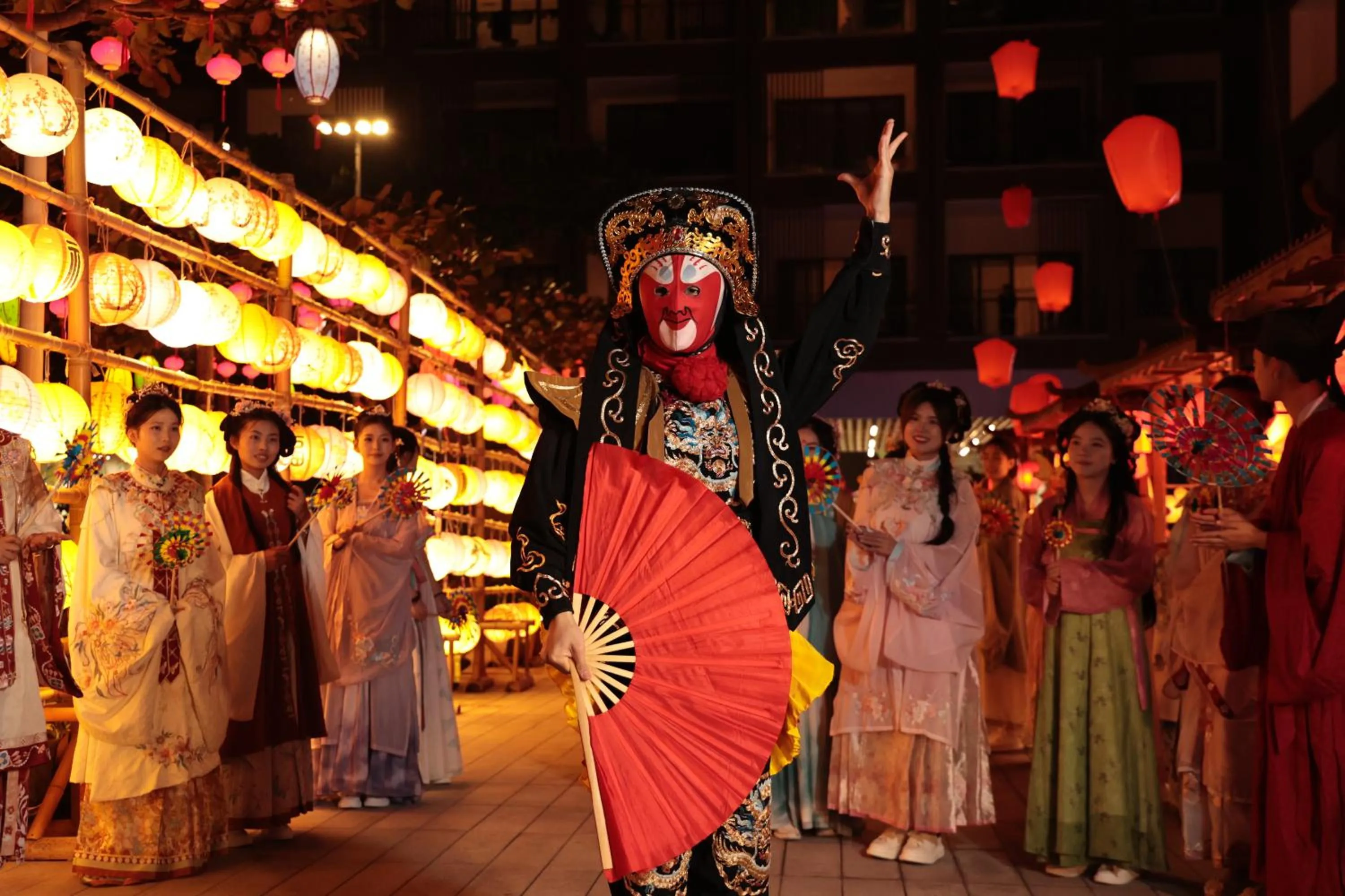 Activities in HUALUXE Sanya Yalong Bay Resort