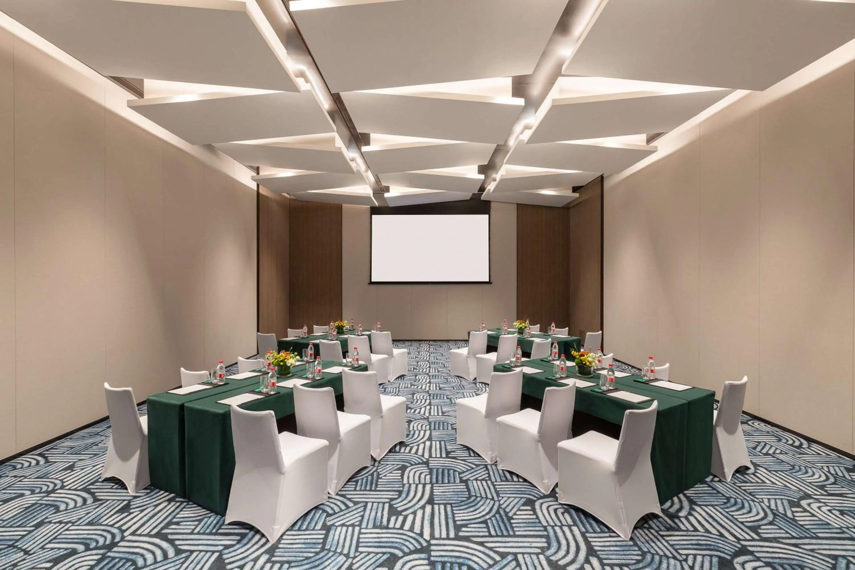 Meeting/conference room in HUALUXE Sanya Yalong Bay Resort