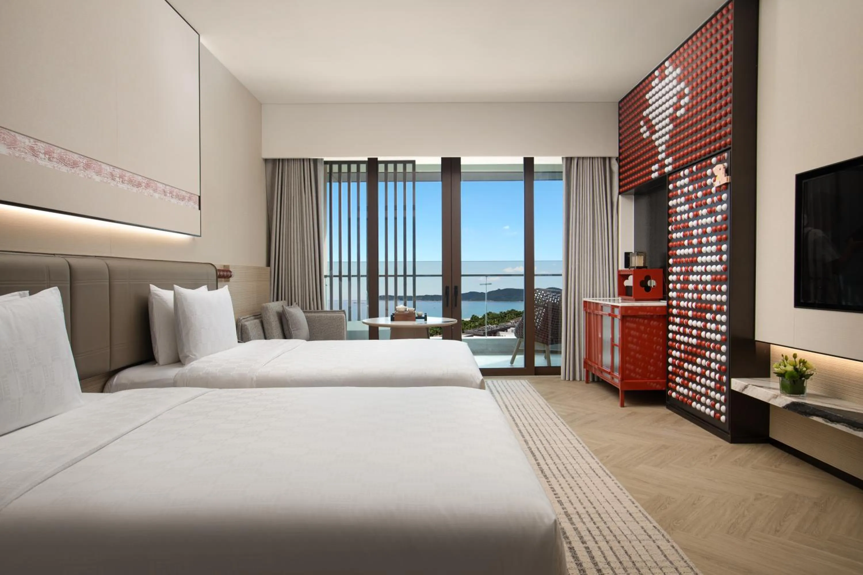 Photo of the whole room, Bed in HUALUXE Sanya Yalong Bay Resort