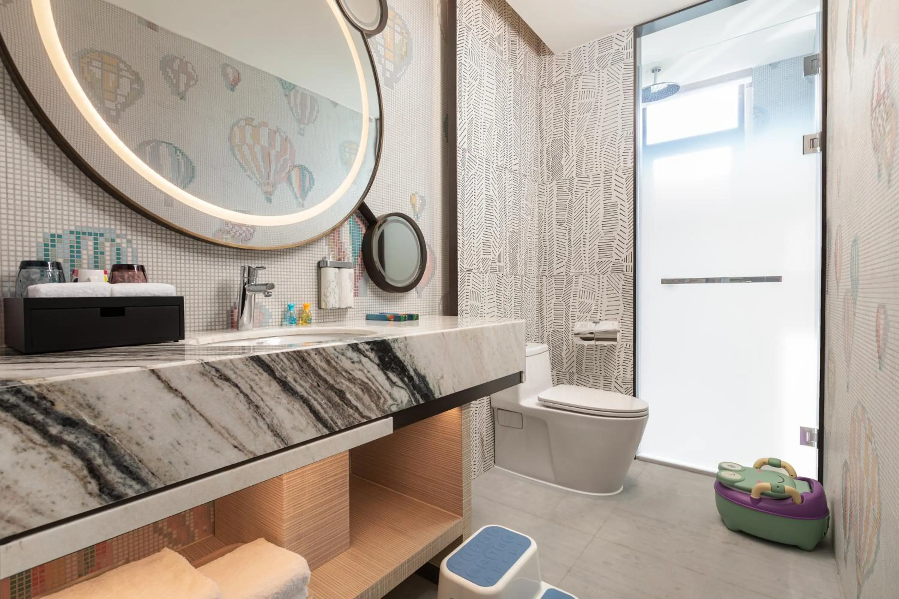 Toilet in HUALUXE Sanya Yalong Bay Resort